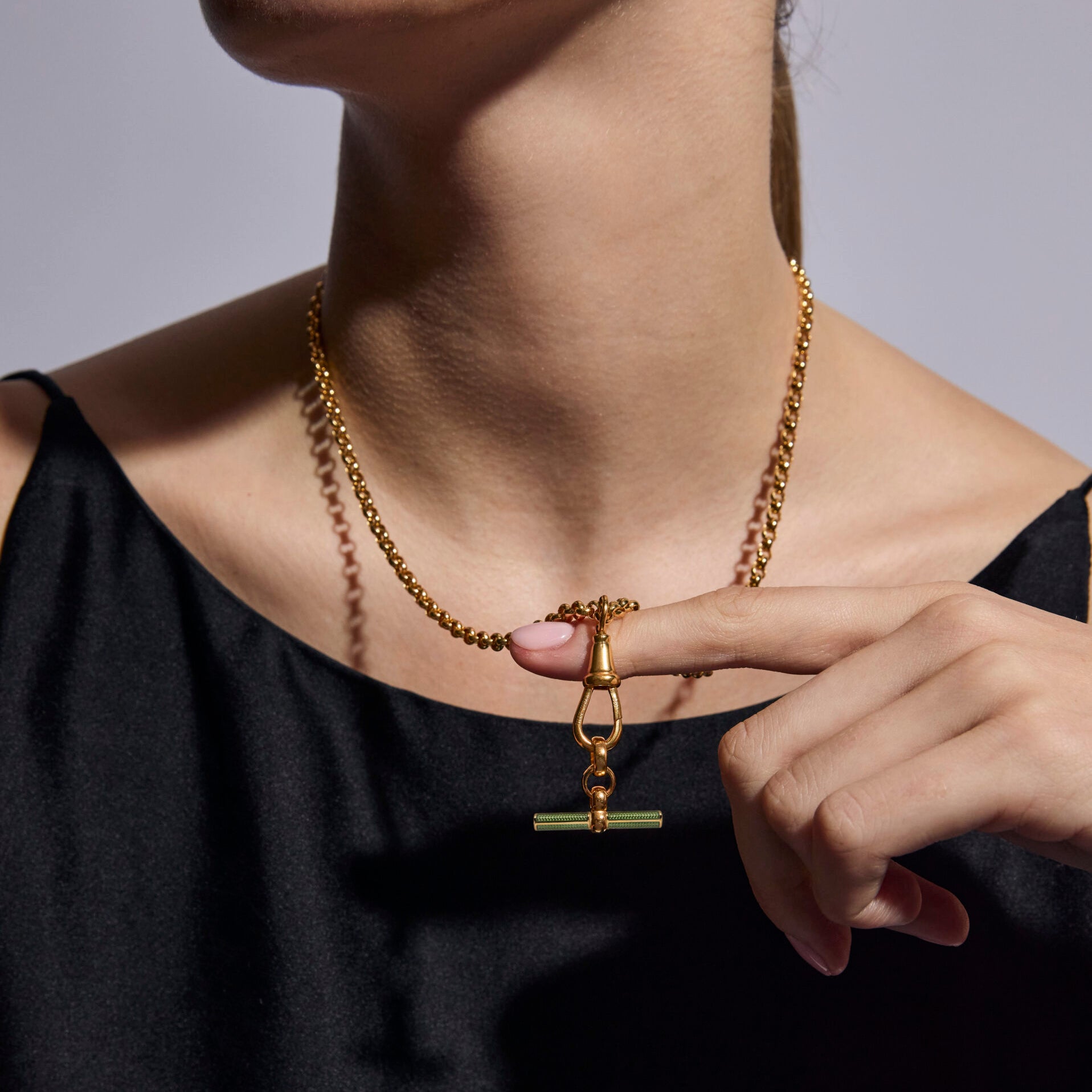 Olive Enamelled Gold T-Bar on Belcher Clipt Necklace
