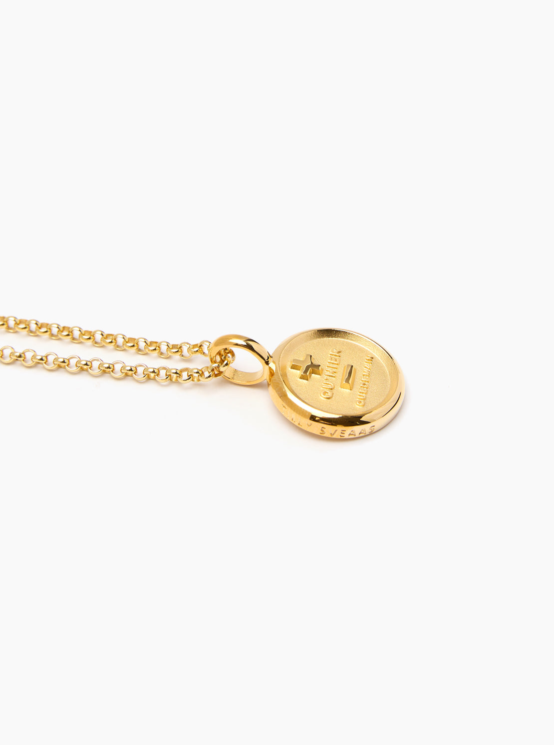 Large Gold Que Demain Disc on Belcher Chain