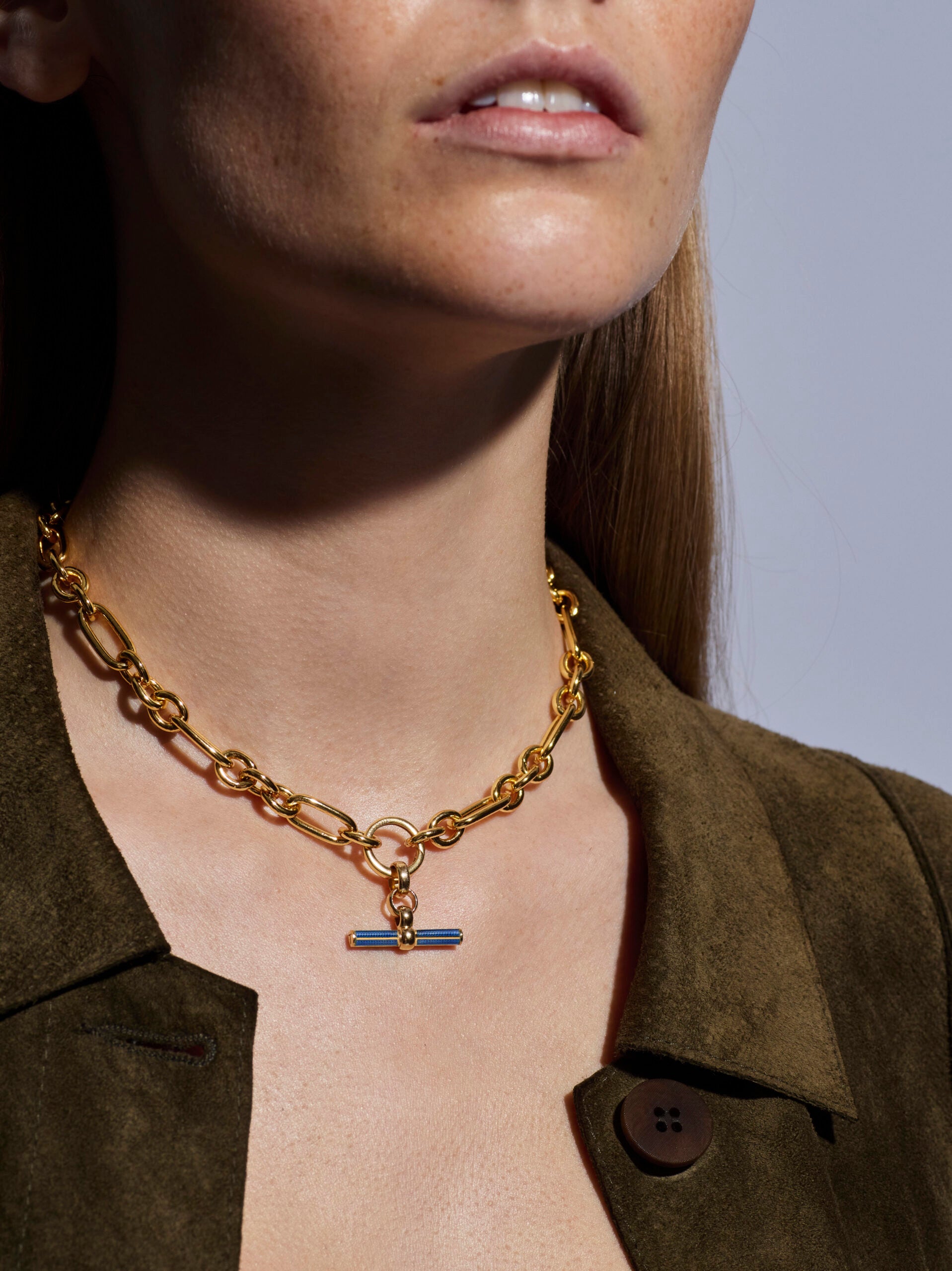 Navy Enamelled Small Gold T-bar on Clipt Watch Chain Necklace