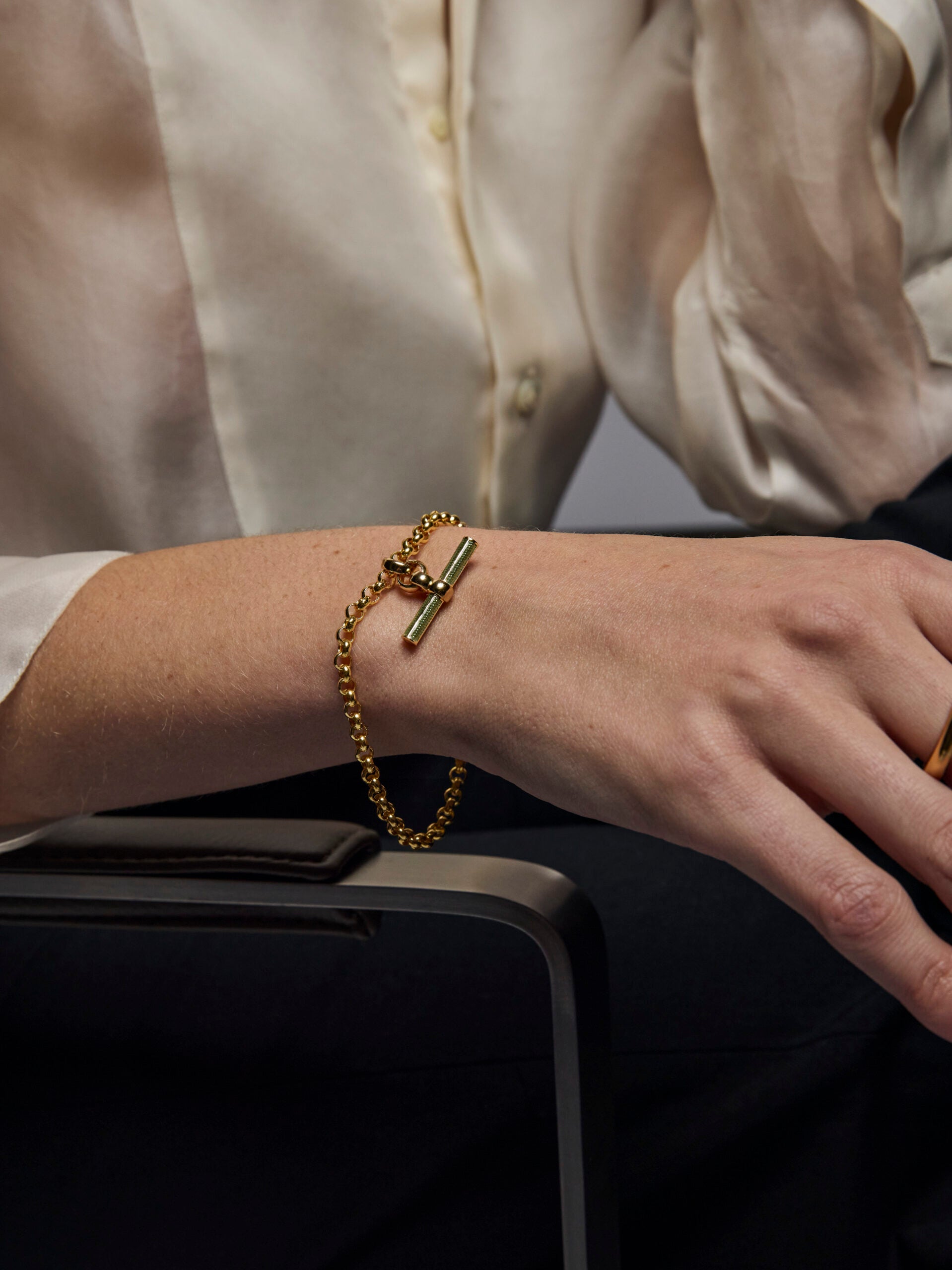 Olive Enamelled Small Gold T-bar on Belcher Bracelet