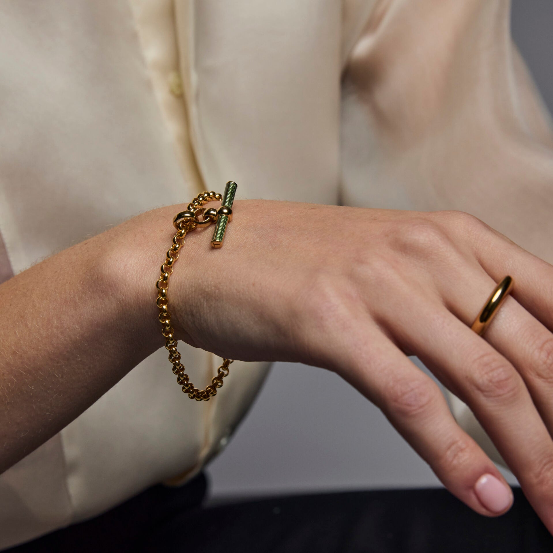 Olive Enamelled Small Gold T-bar on Belcher Bracelet