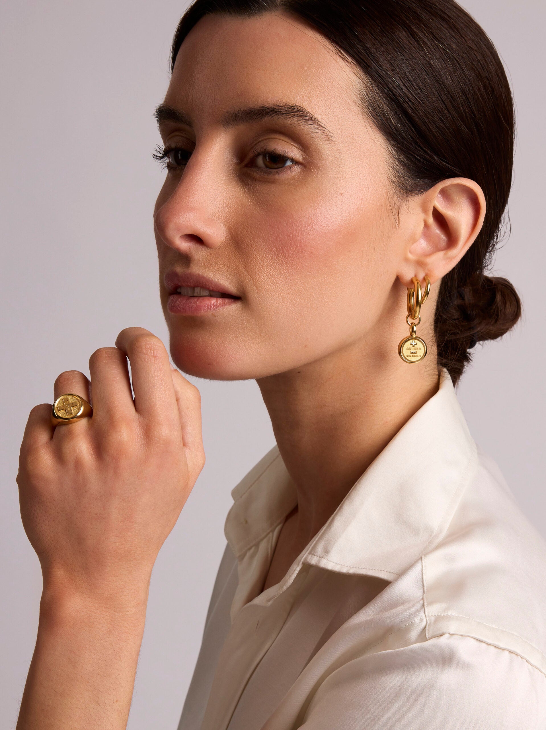 Gold Que Demain Disc Earrings