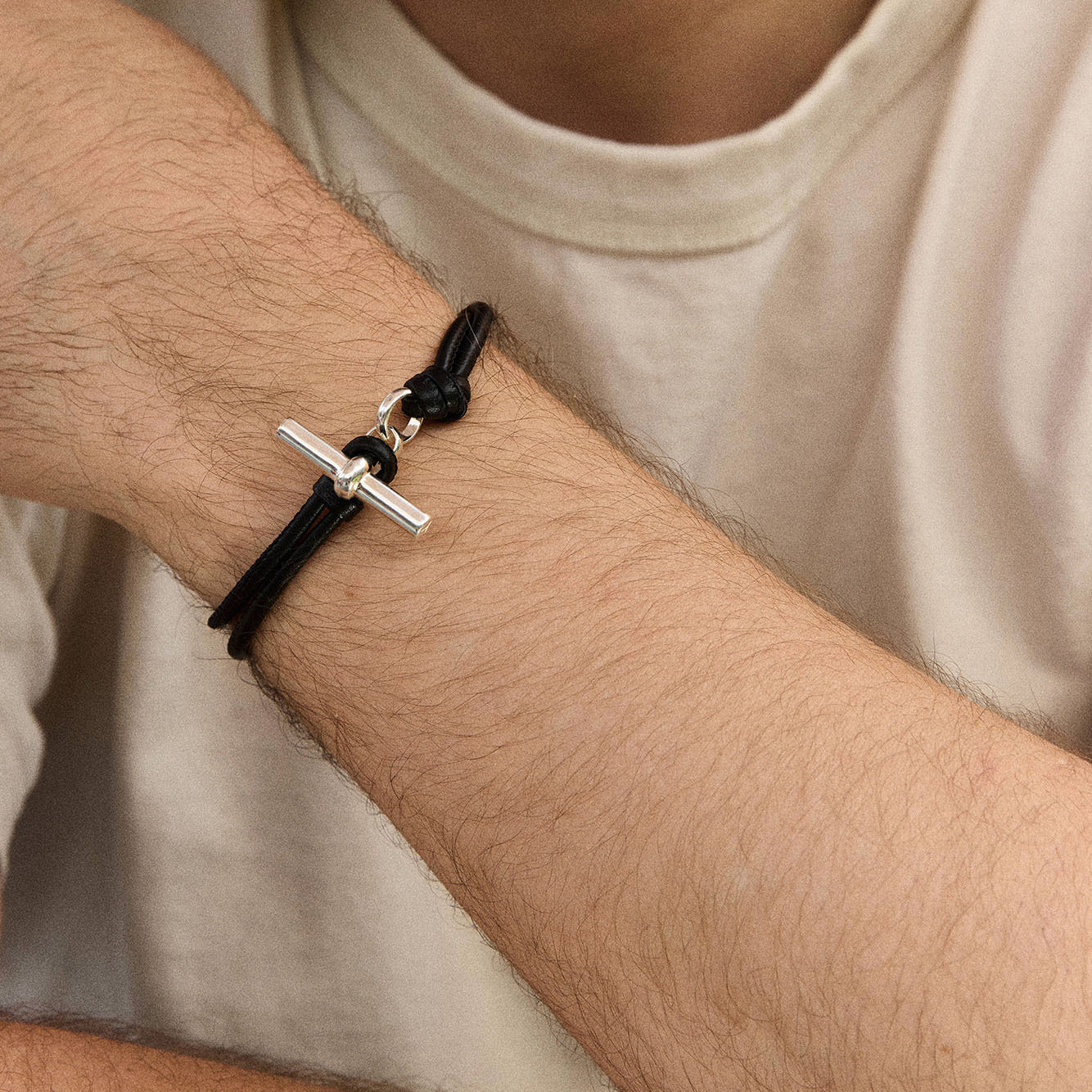 Men's Silver T-Bar on Noir Leather Bracelet