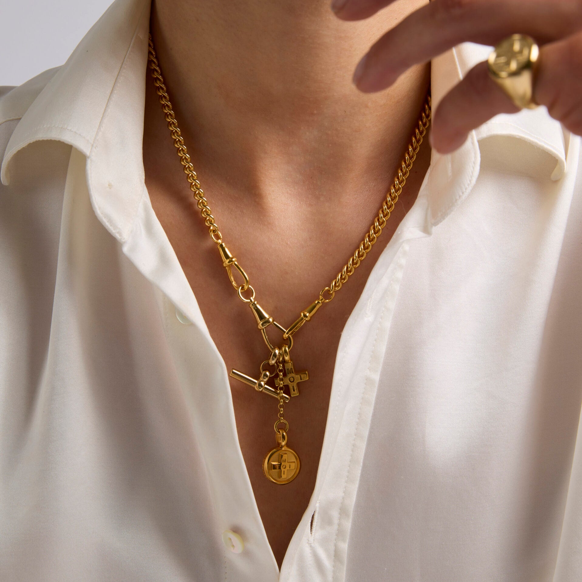 Gold Moi + Toi ClipT Cluster Necklace