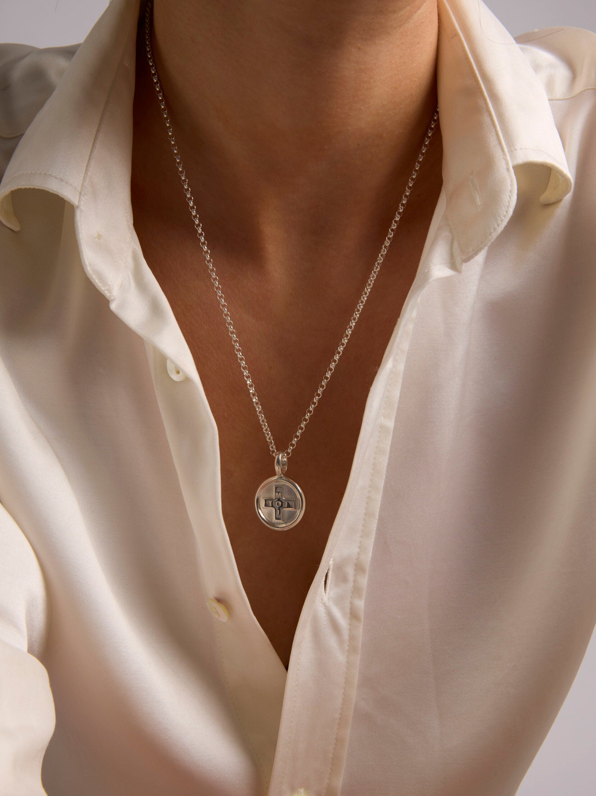 Large Silver Moi + Toi Disc on Belcher Chain