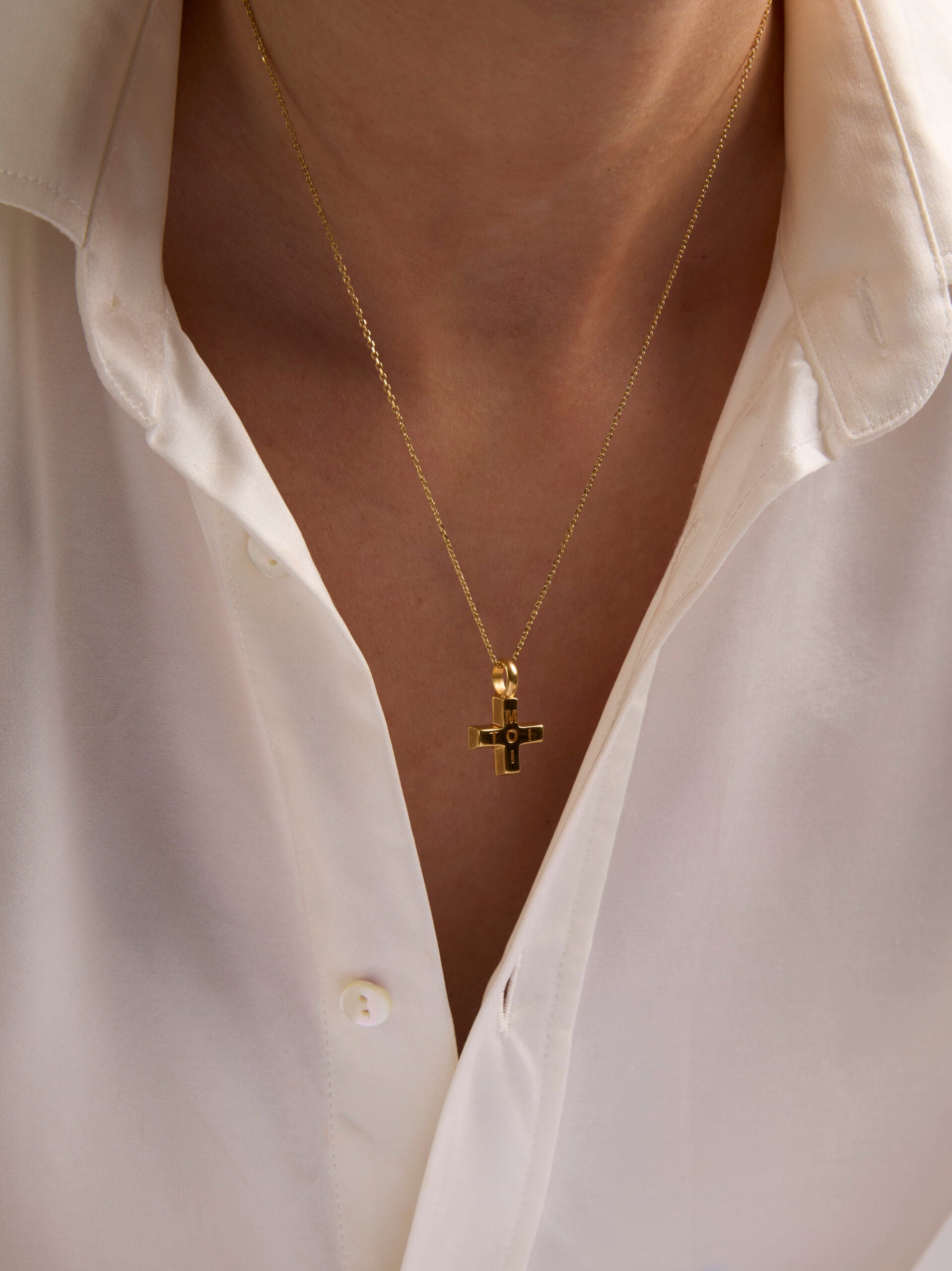 Small Gold Moi + Toi on Trace Chain