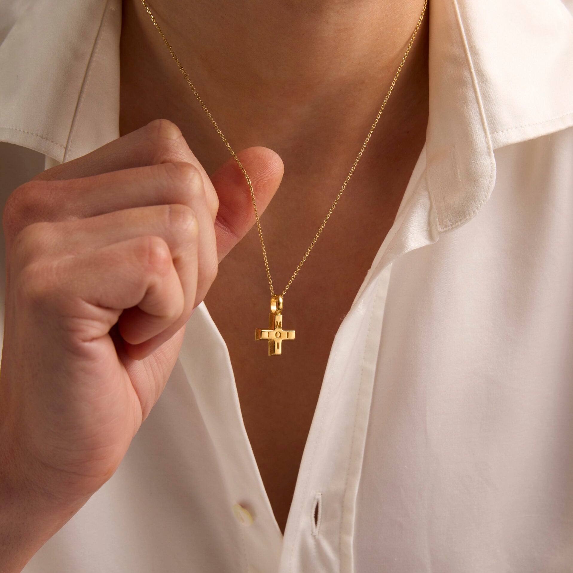 Small Gold Moi + Toi on Trace Chain
