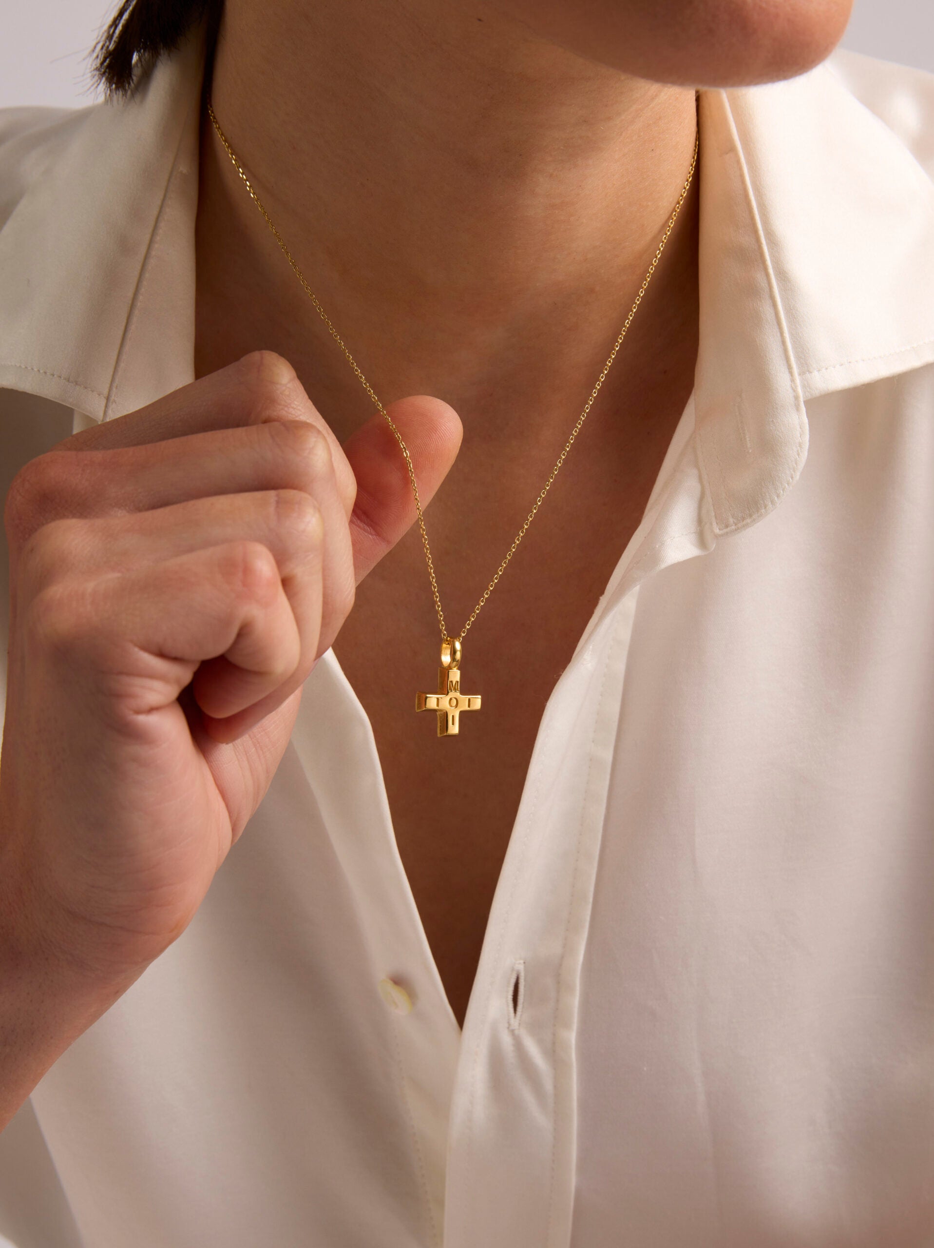 Small Gold Moi + Toi on Trace Chain