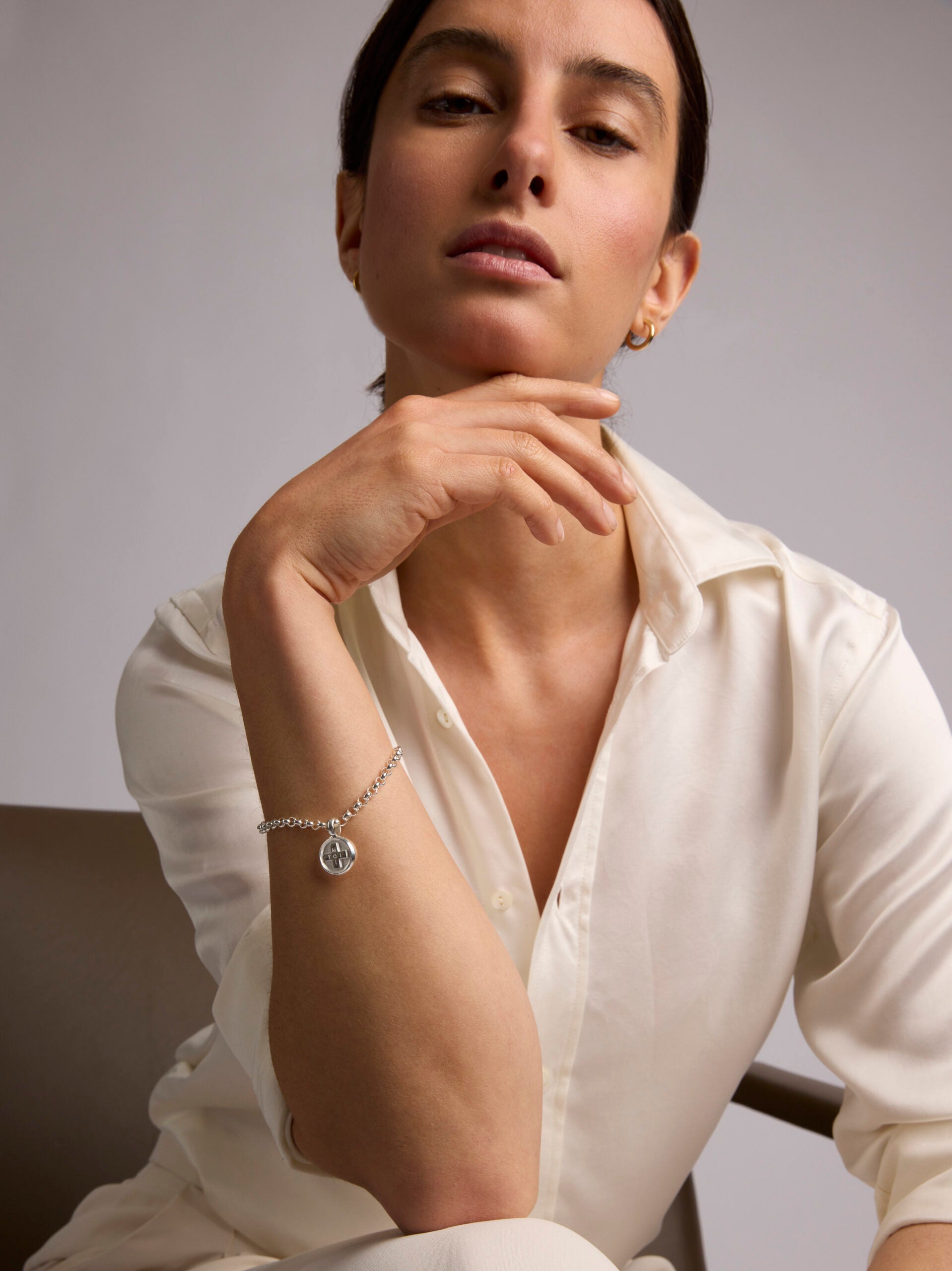 Small Silver Moi + Toi Disc on Belcher Bracelet