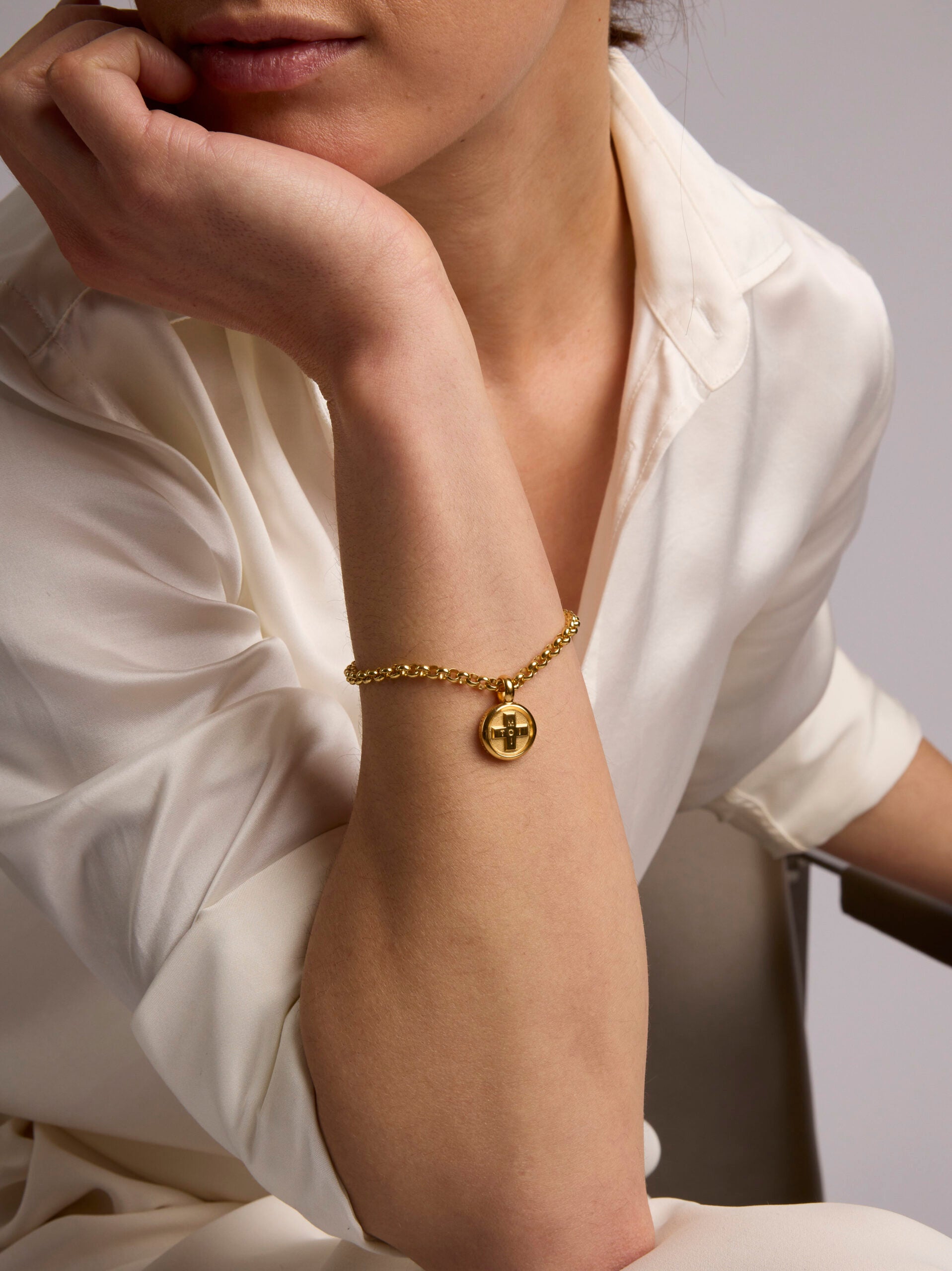 Small Gold Moi + Toi Disc on Belcher Bracelet