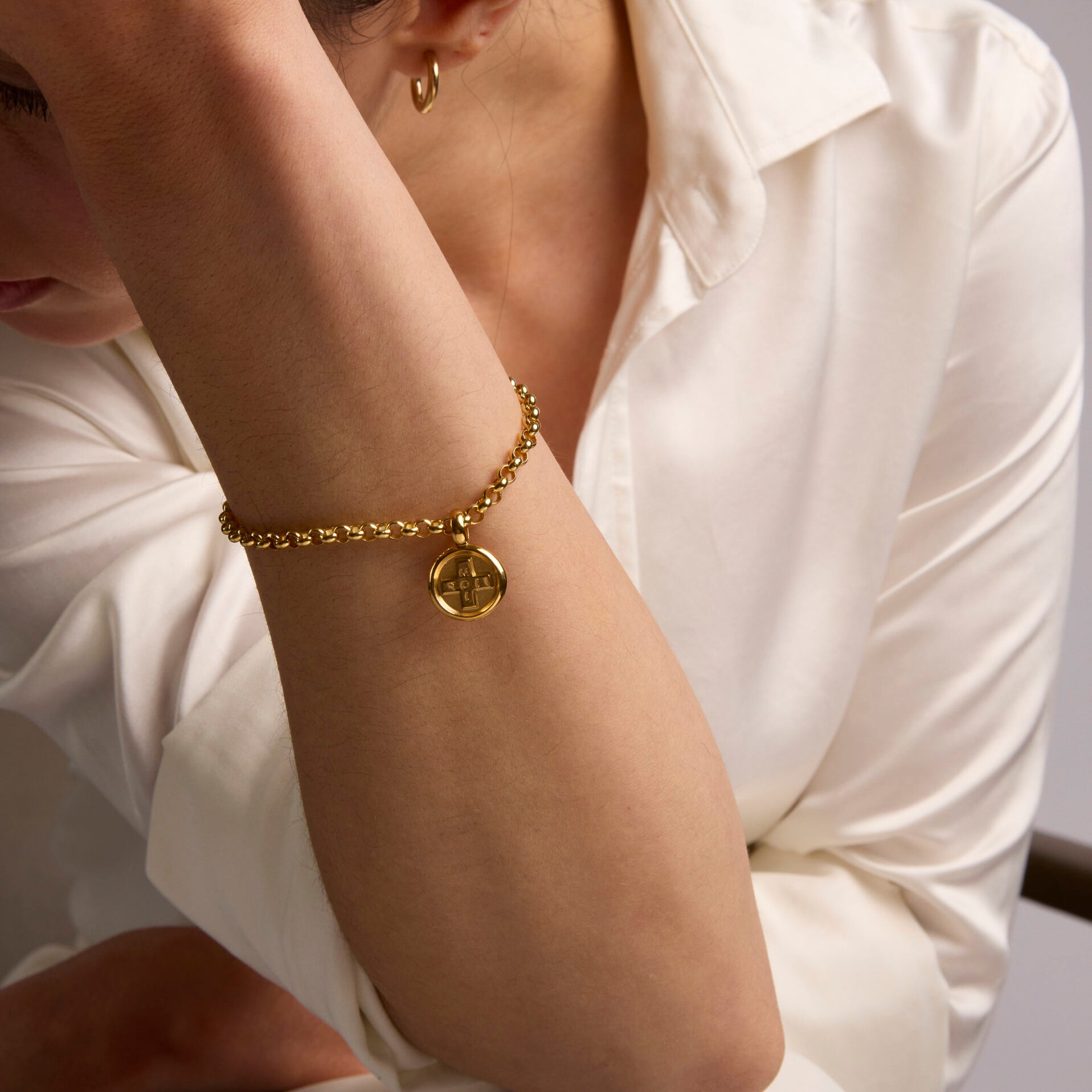Small Gold Moi + Toi Disc on Belcher Bracelet