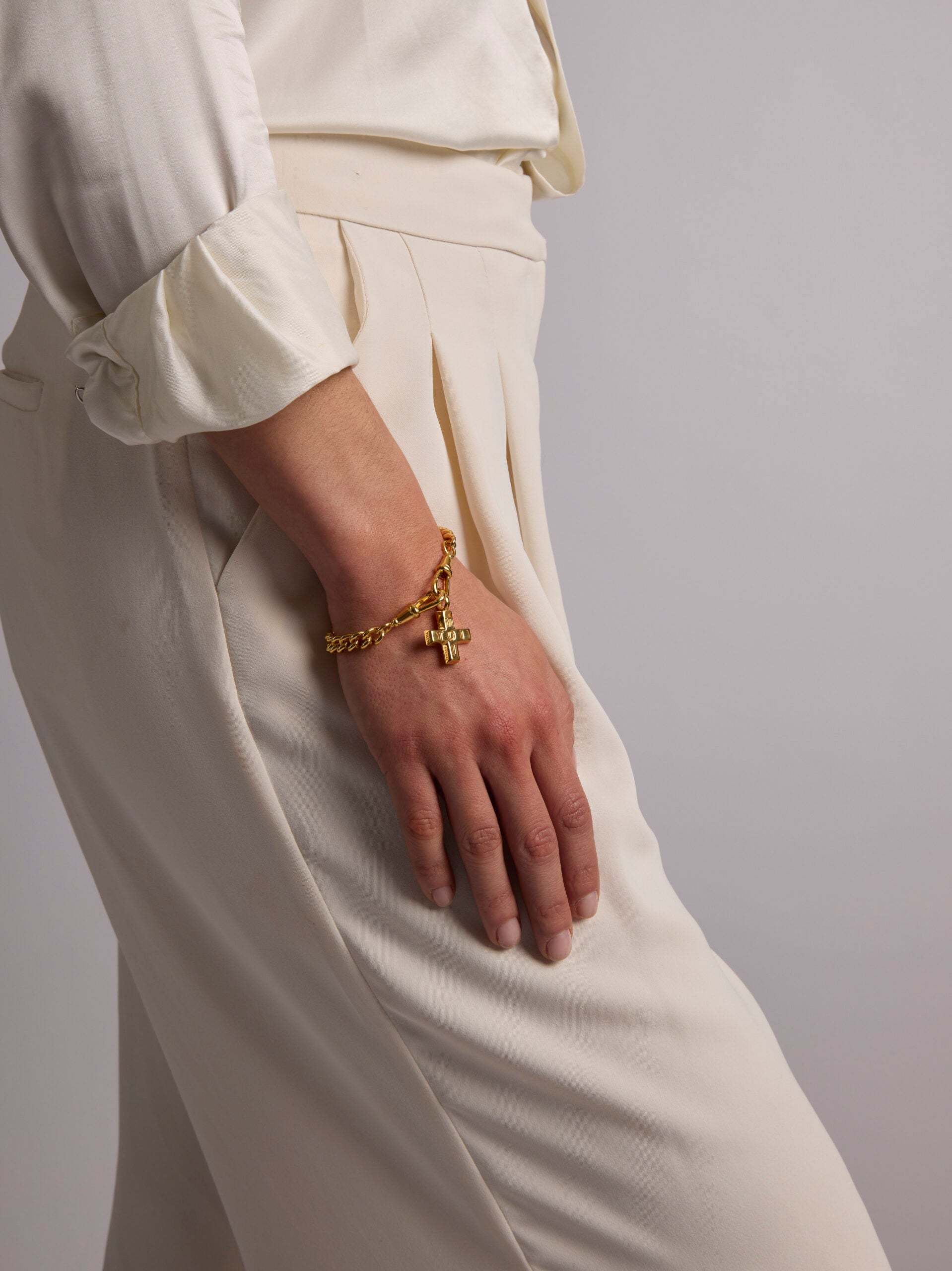 Large Gold Moi + Toi on Medium Curb Clipt Bracelet