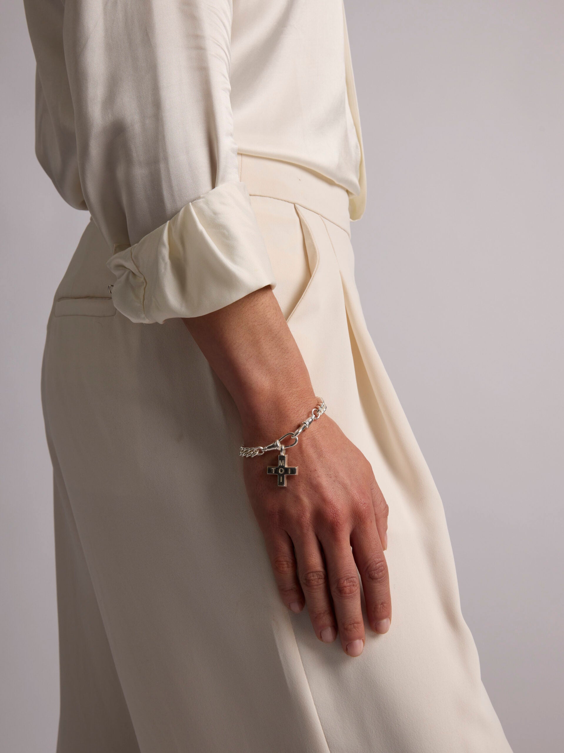 Large Silver Moi + Toi on Medium Curb Clipt Bracelet