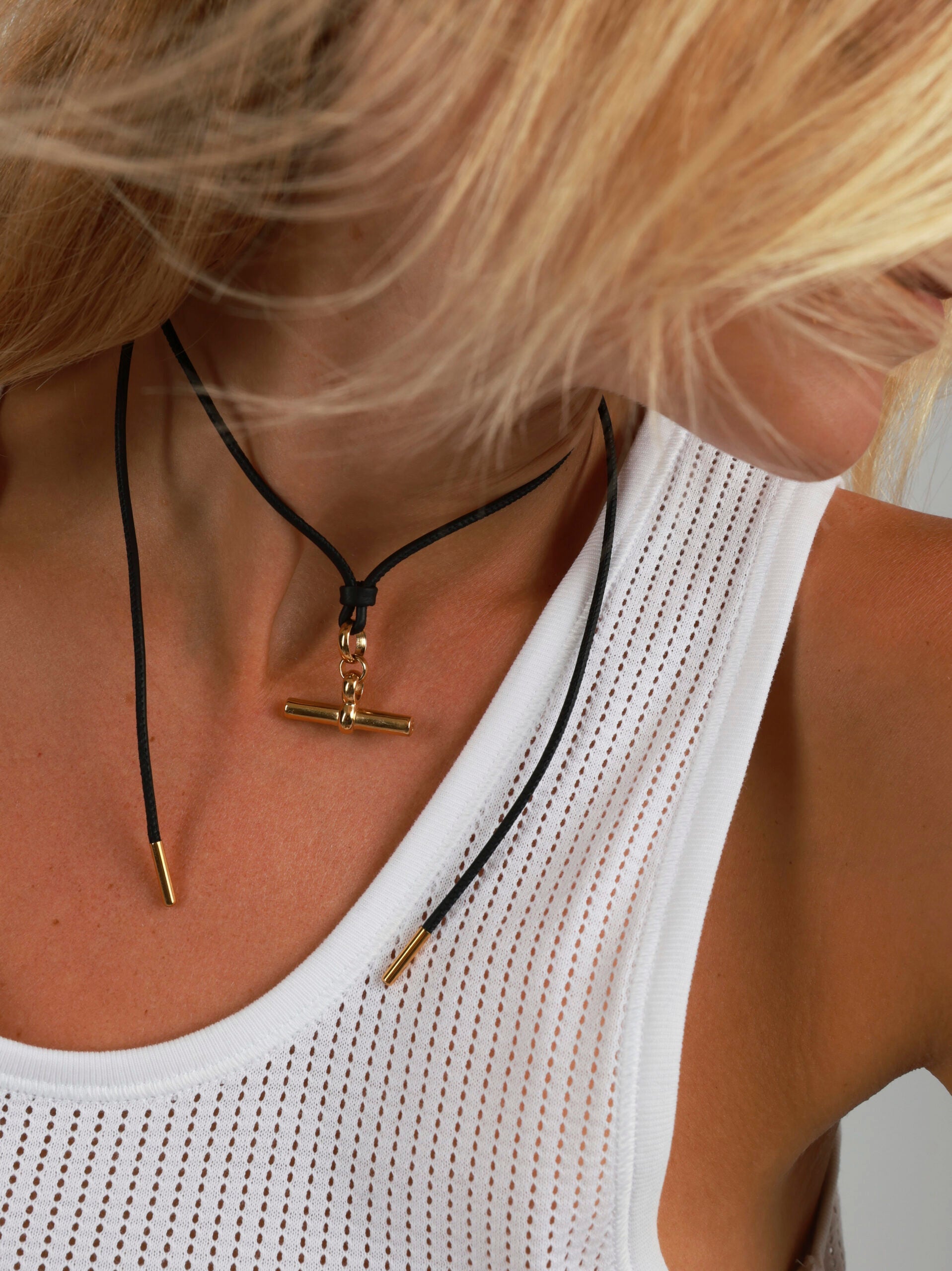 Medium Gold T-Bar on Noir Leather Necklace