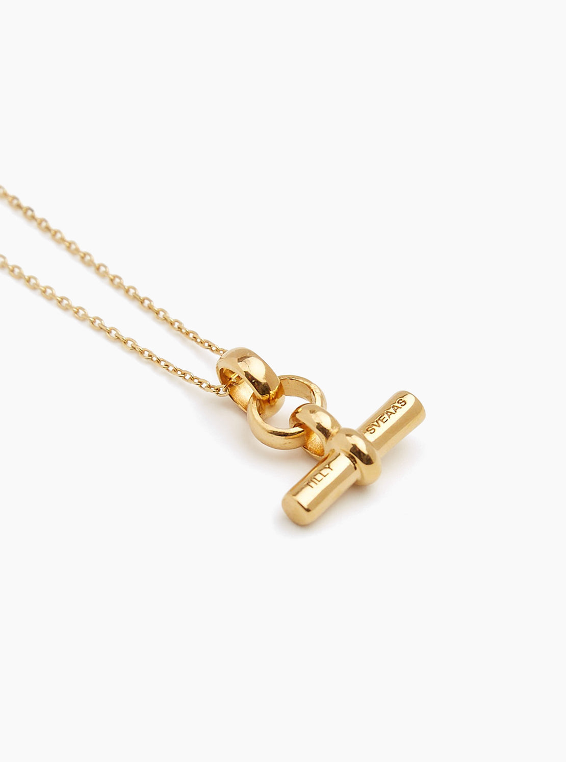 Mini Gold T-Bar On Trace Chain