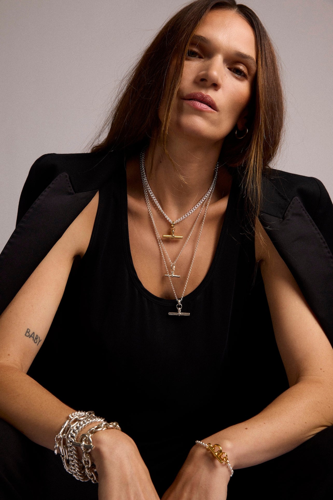 Medium-Silver-T-Bar-On-Belcher-Chain-Tilly-Sveaas
