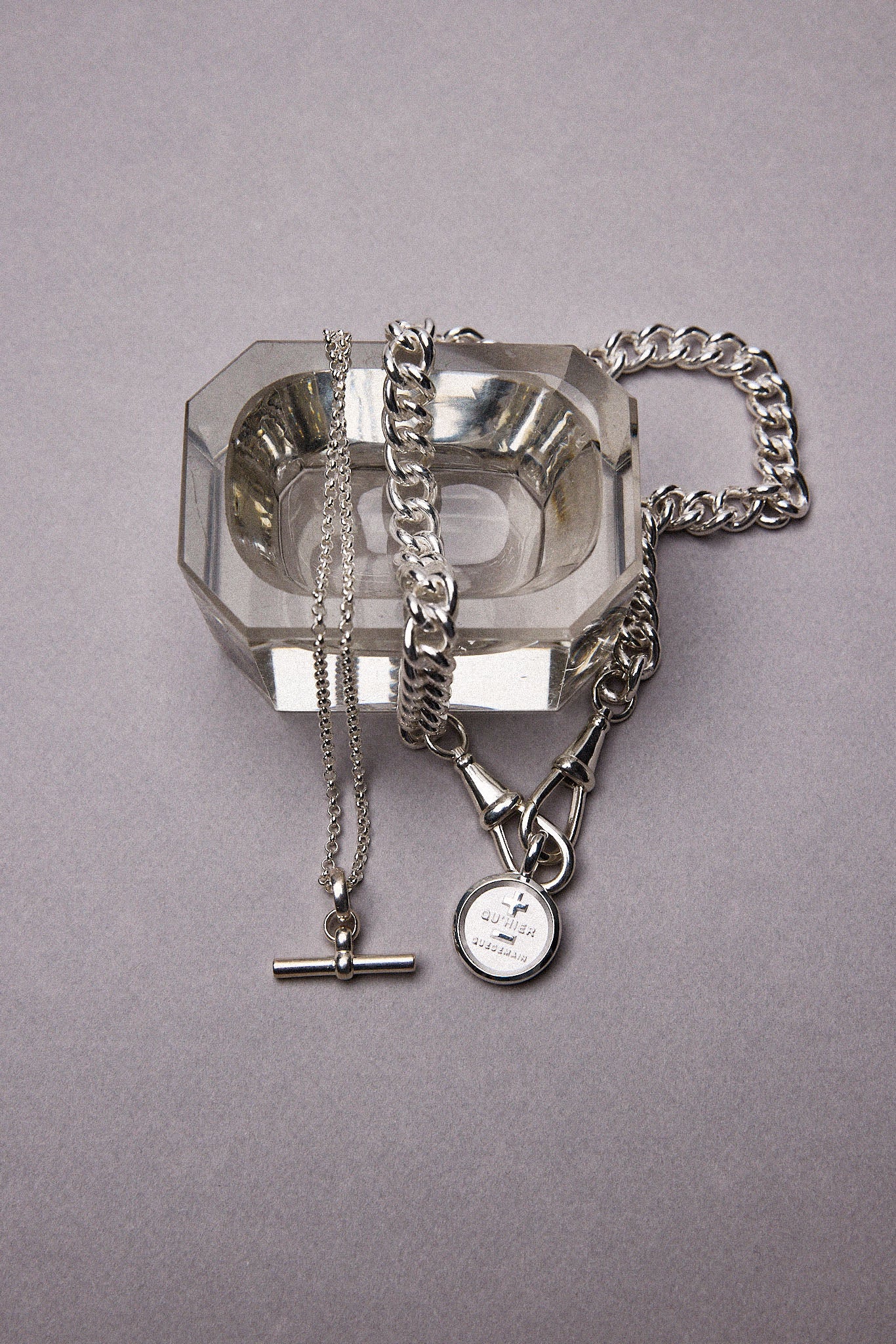 Medium-Silver-T-Bar-On-Belcher-Chain-Tilly-Sveaas