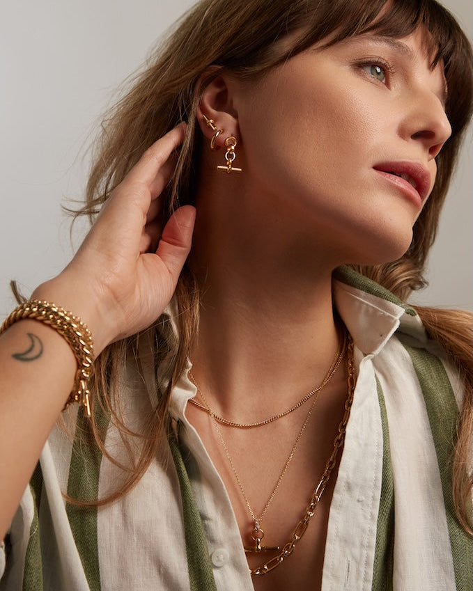 Gold-T-Bar-Drop-Earrings-Tilly-Sveaas