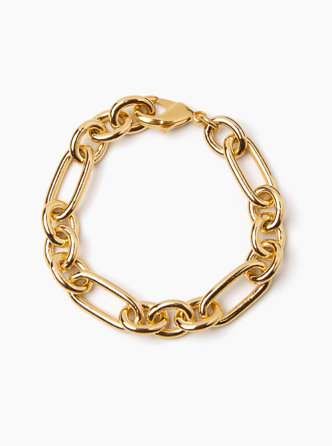 Gold chain bracelet with interlocking oval links