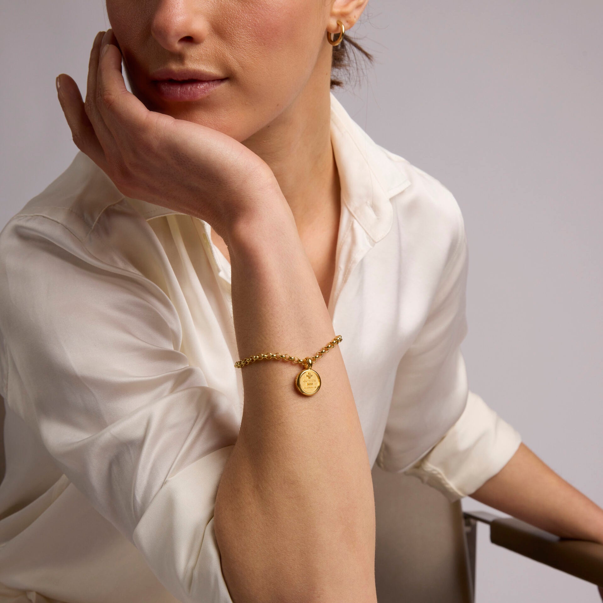 Small Gold Que Demain Disc on Belcher Bracelet