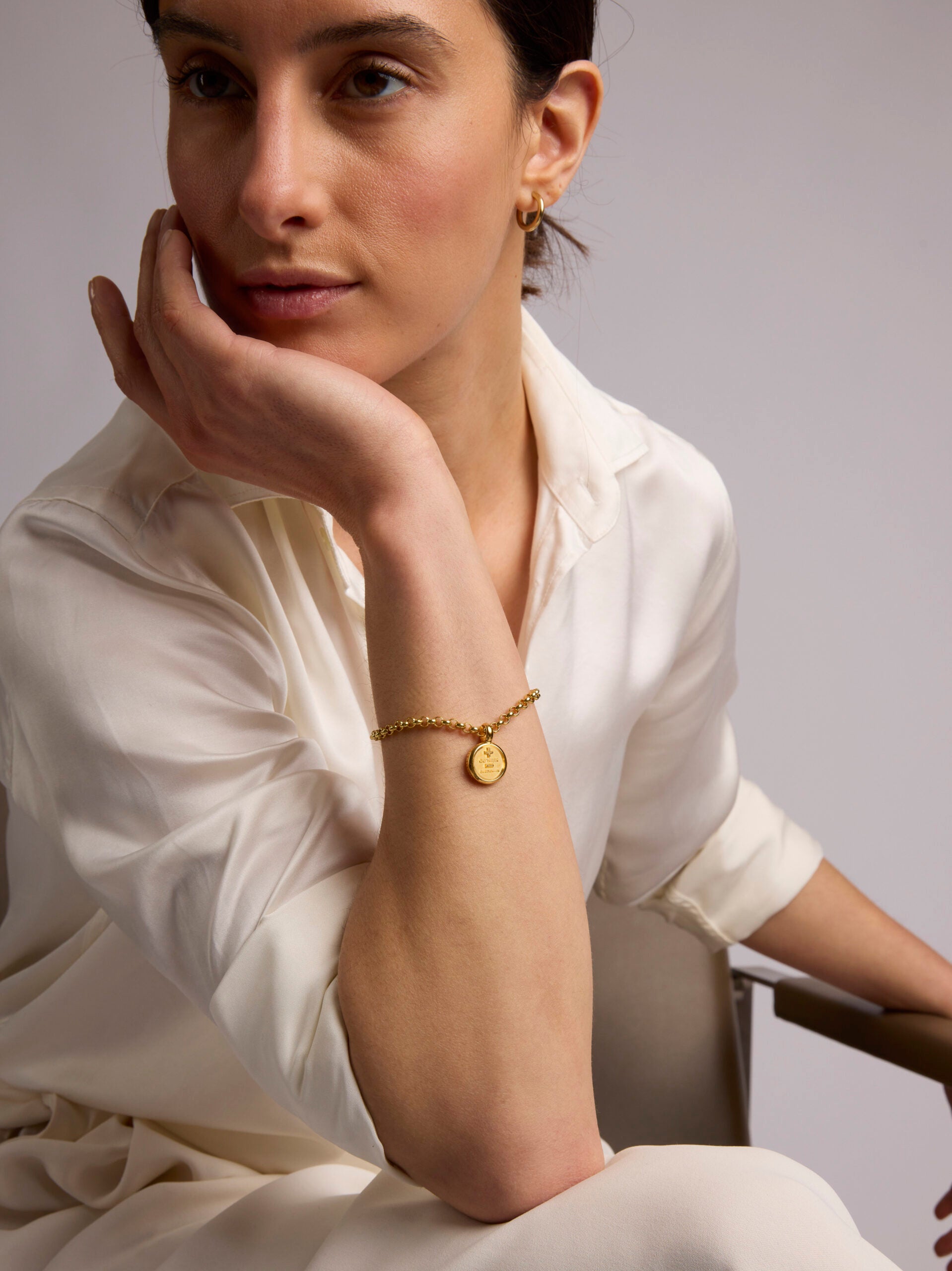 Small Gold Que Demain Disc on Belcher Bracelet