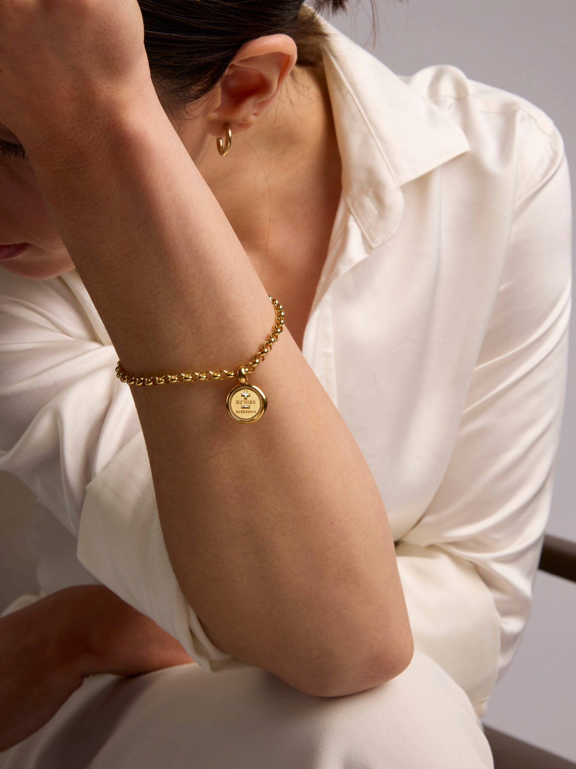 Small Gold Que Demain Disc on Belcher Bracelet