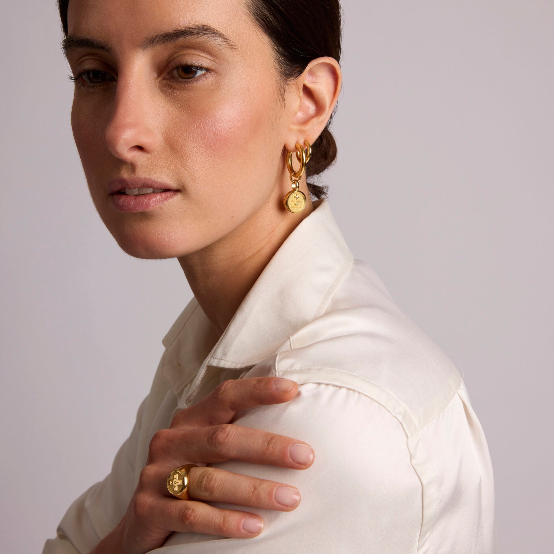 Gold Que Demain Disc Earrings