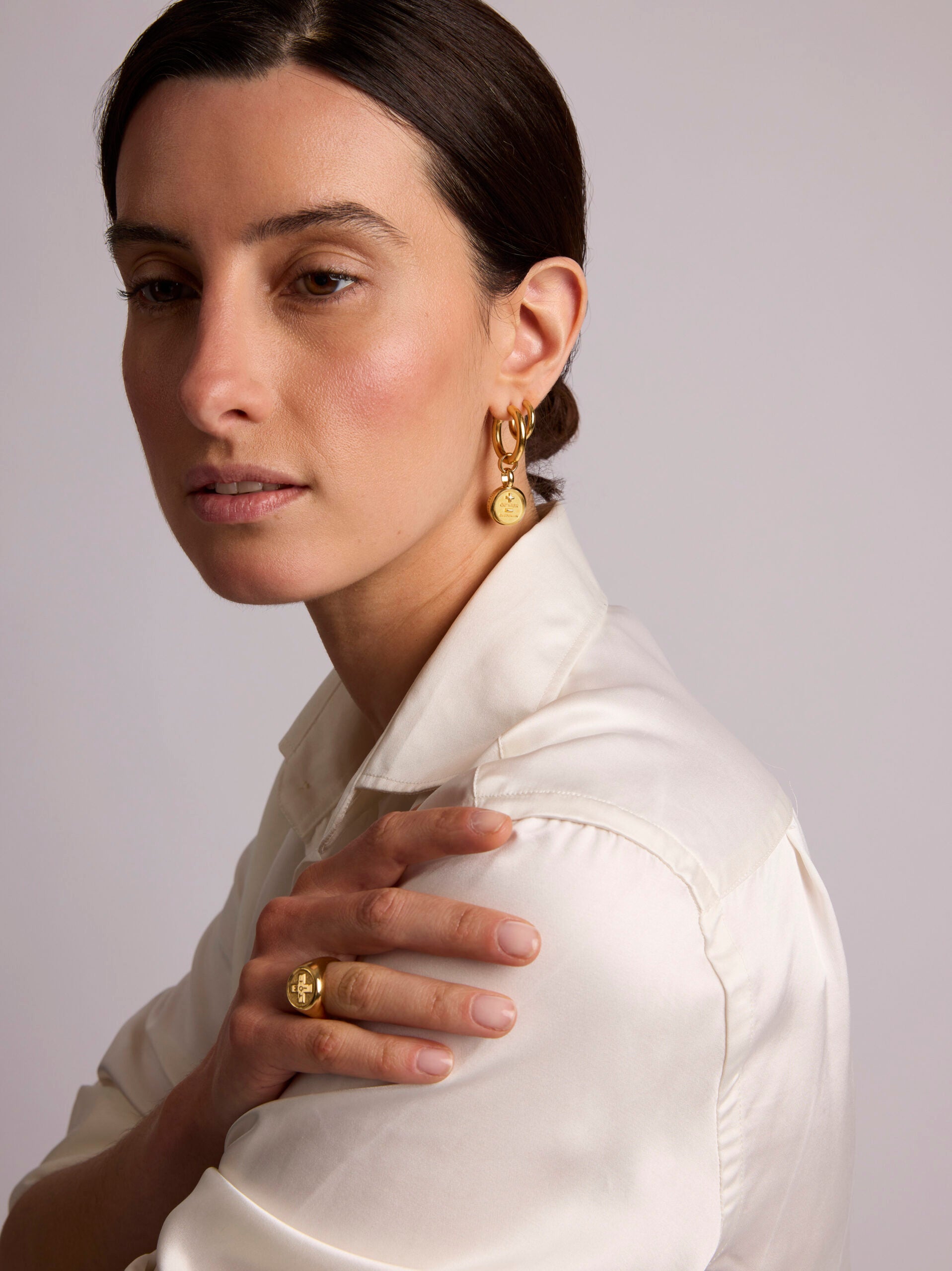 Gold Que Demain Disc Earrings