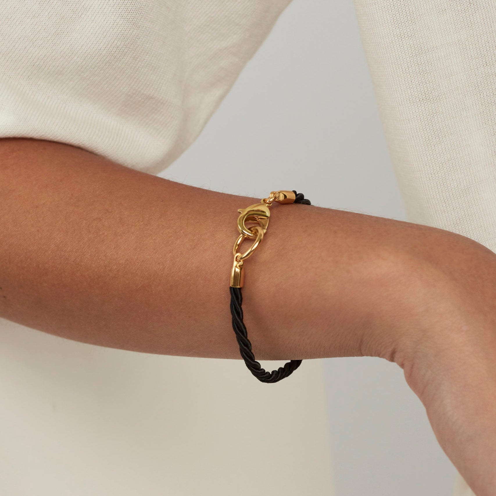 Tilly Sveaas Noir Gold Friendship Bracelet