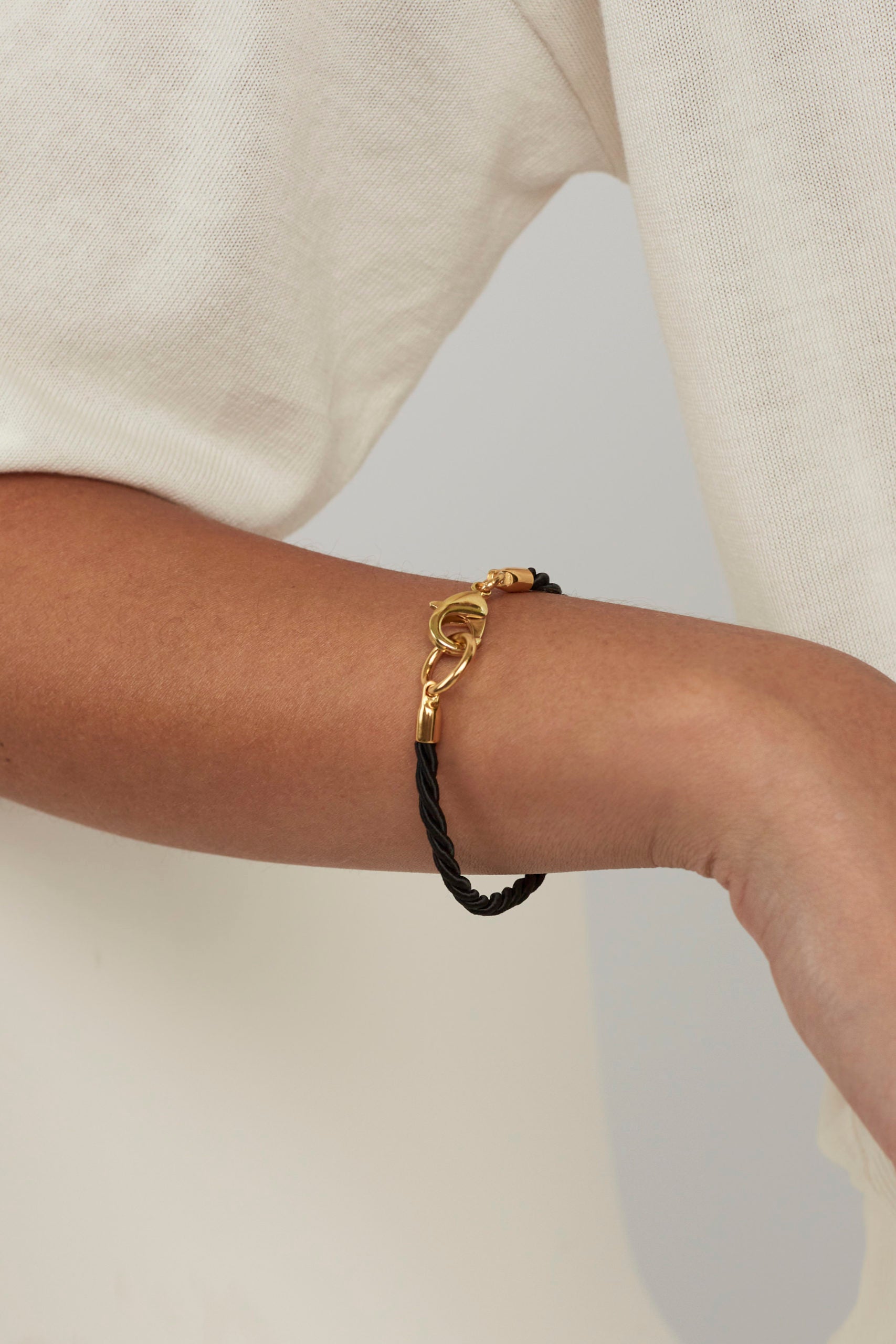 Tilly Sveaas Noir Gold Friendship Bracelet