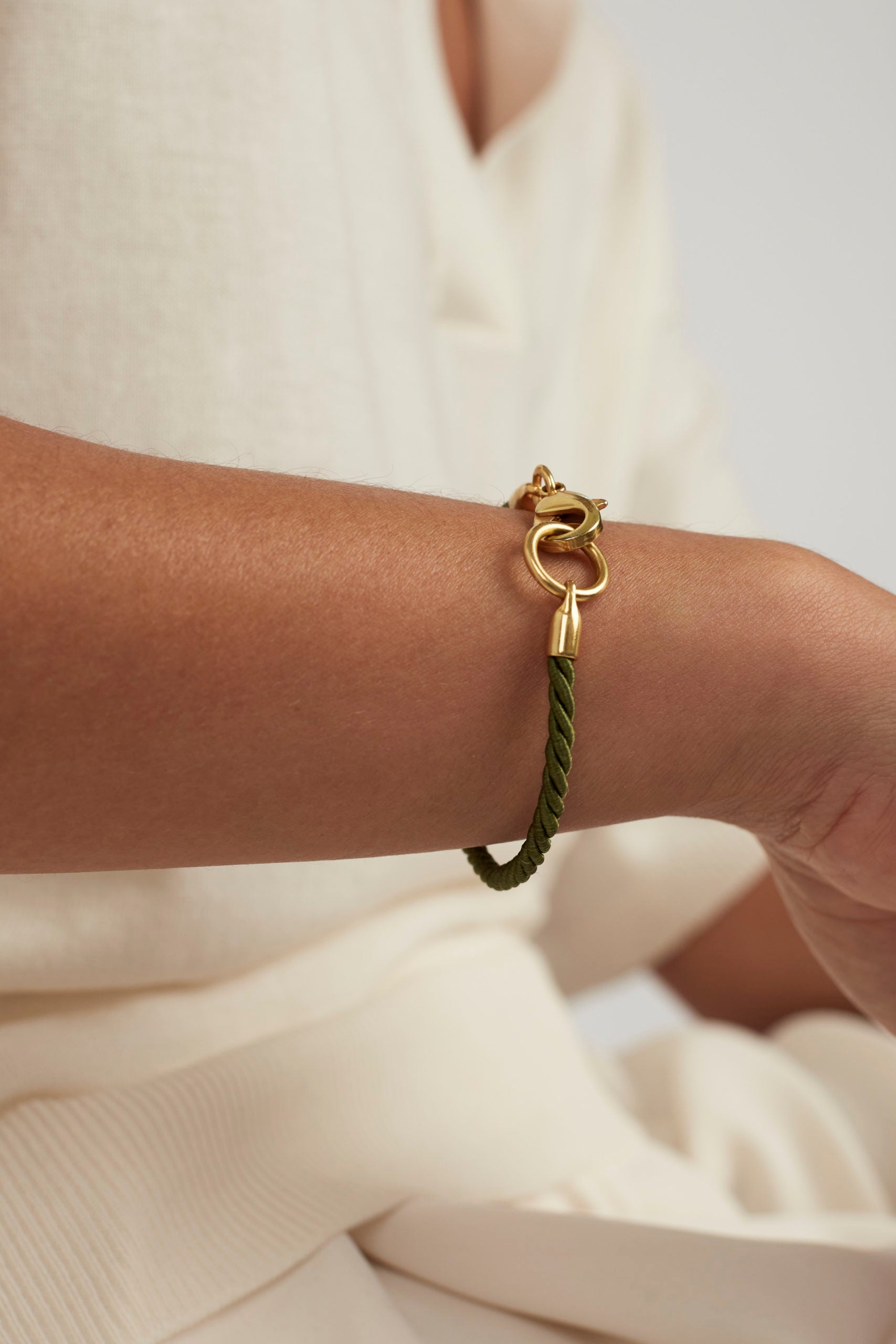 Tilly Sveaas Sage Gold Friendship Bracelet