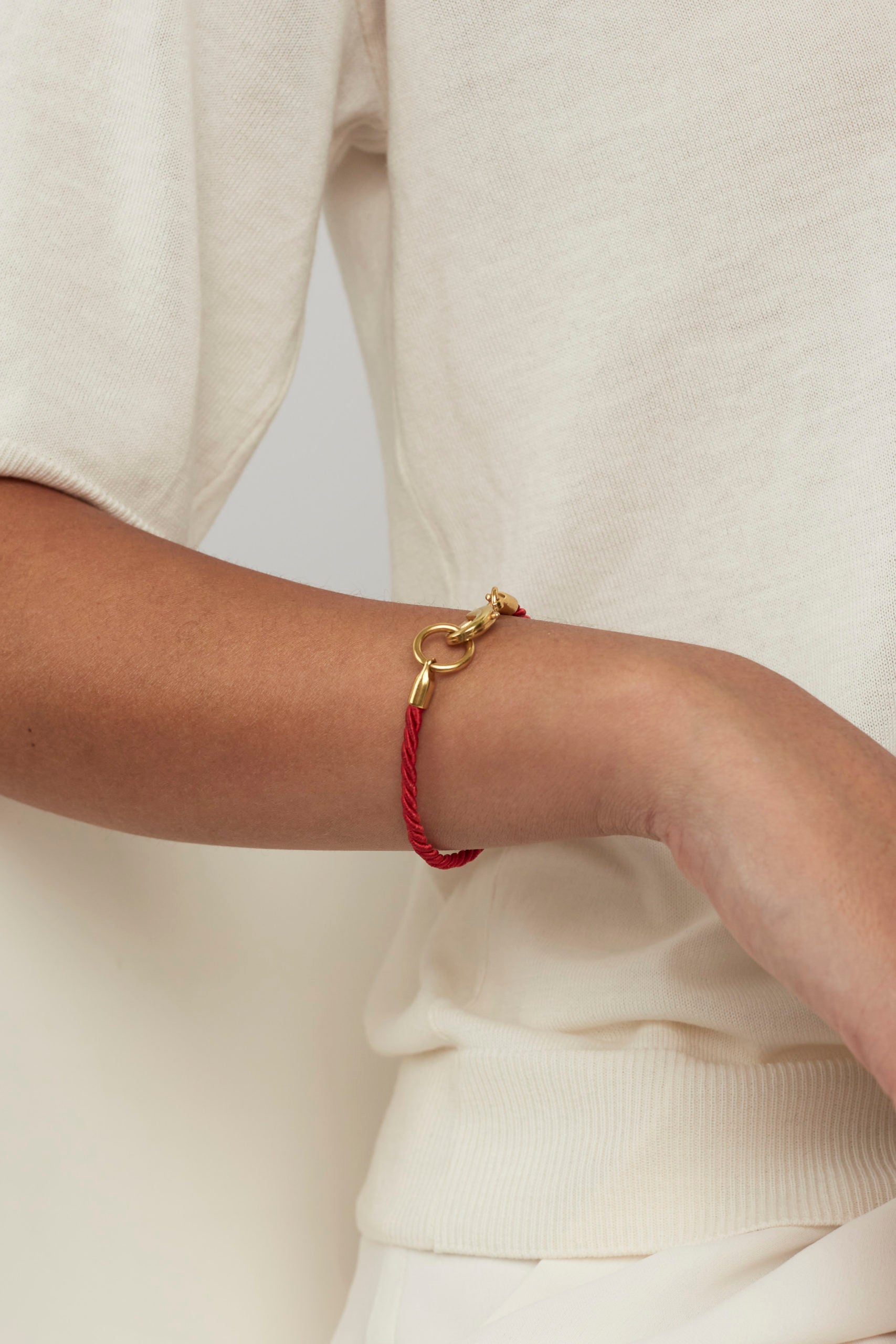 Tilly Sveaas Crimson Gold Friendship Bracelet