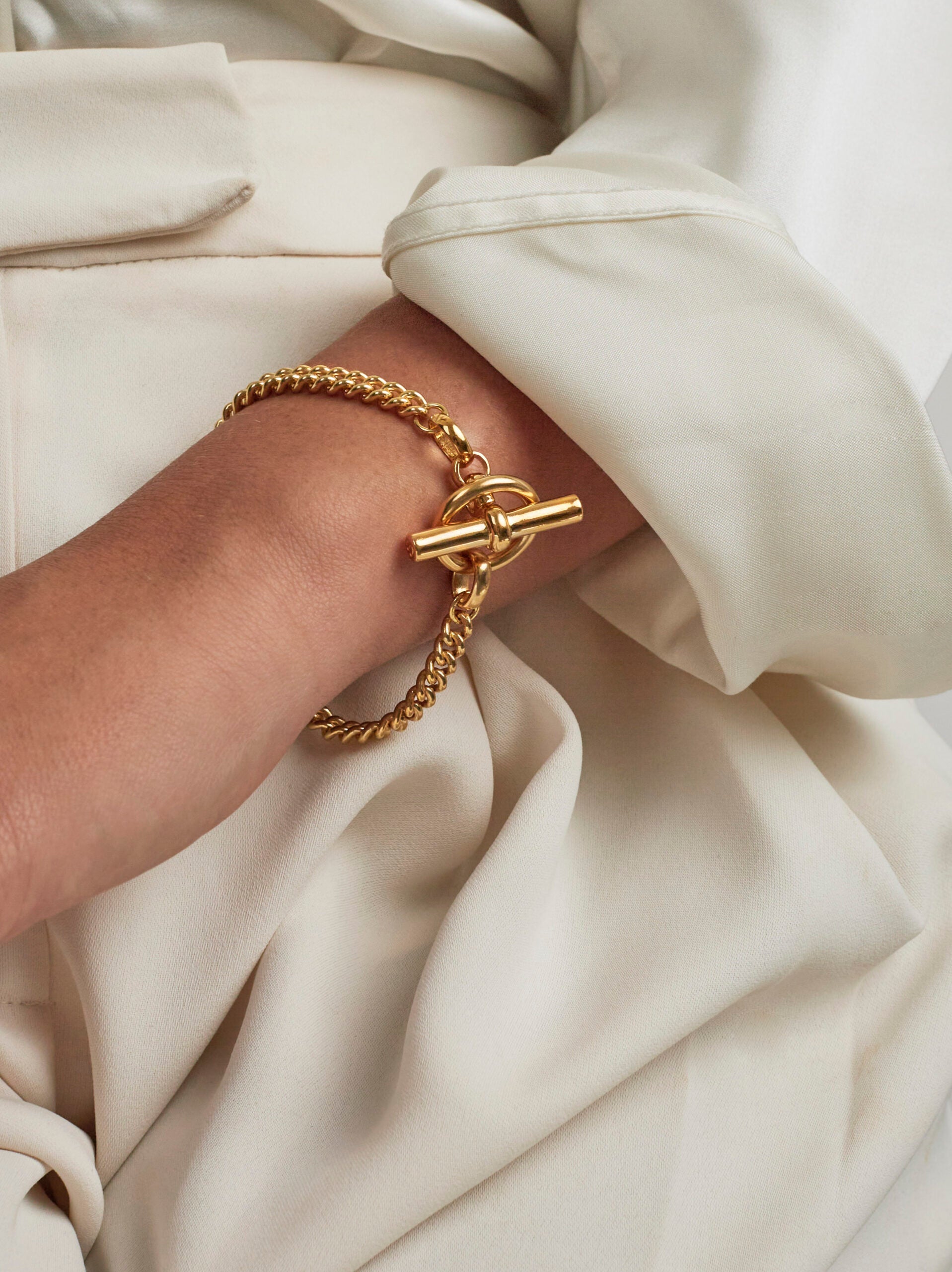 T-Bar Clasp Gold Curb Link Bracelet