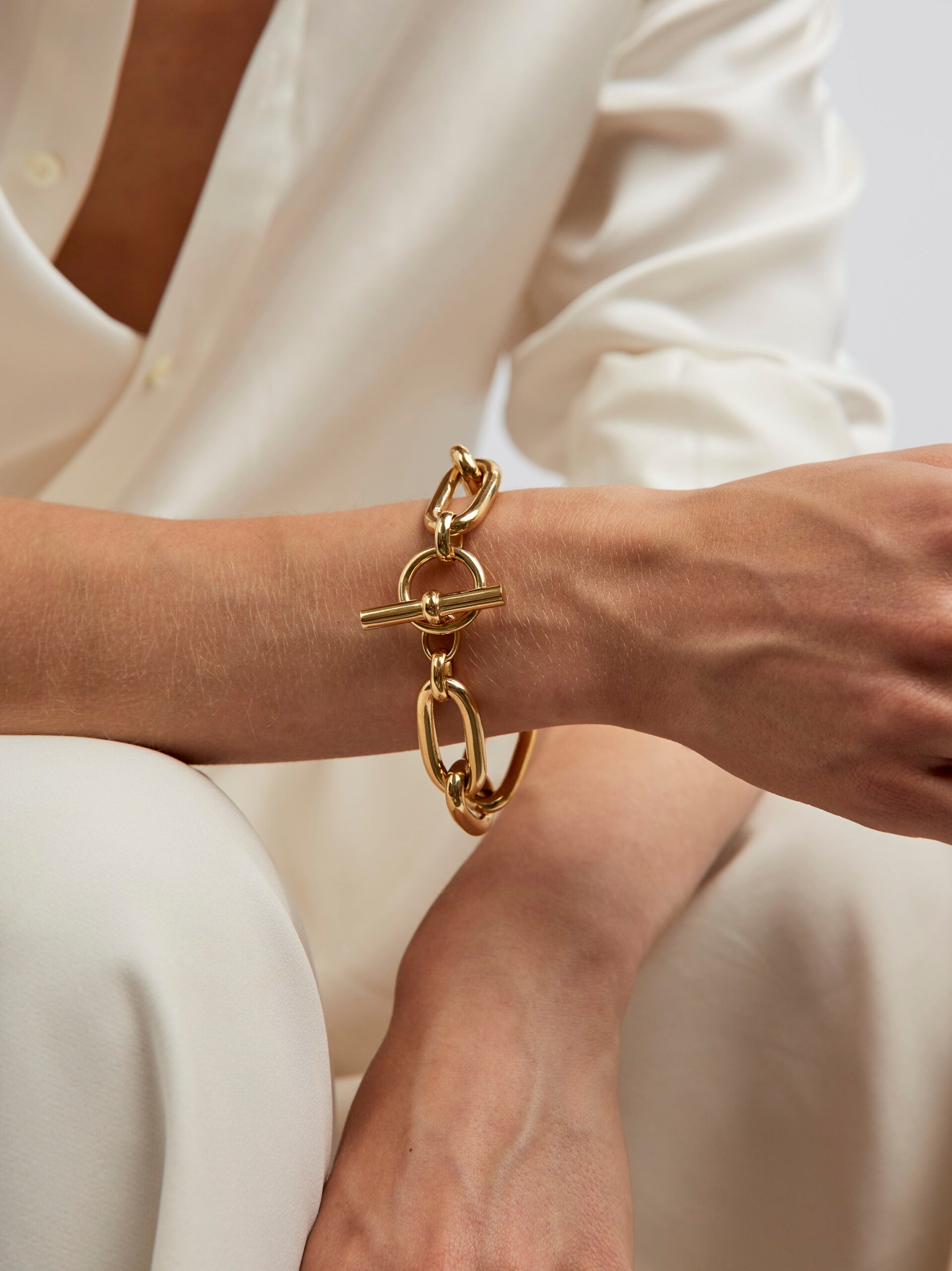 Large Gold Oval Linked Bracelet