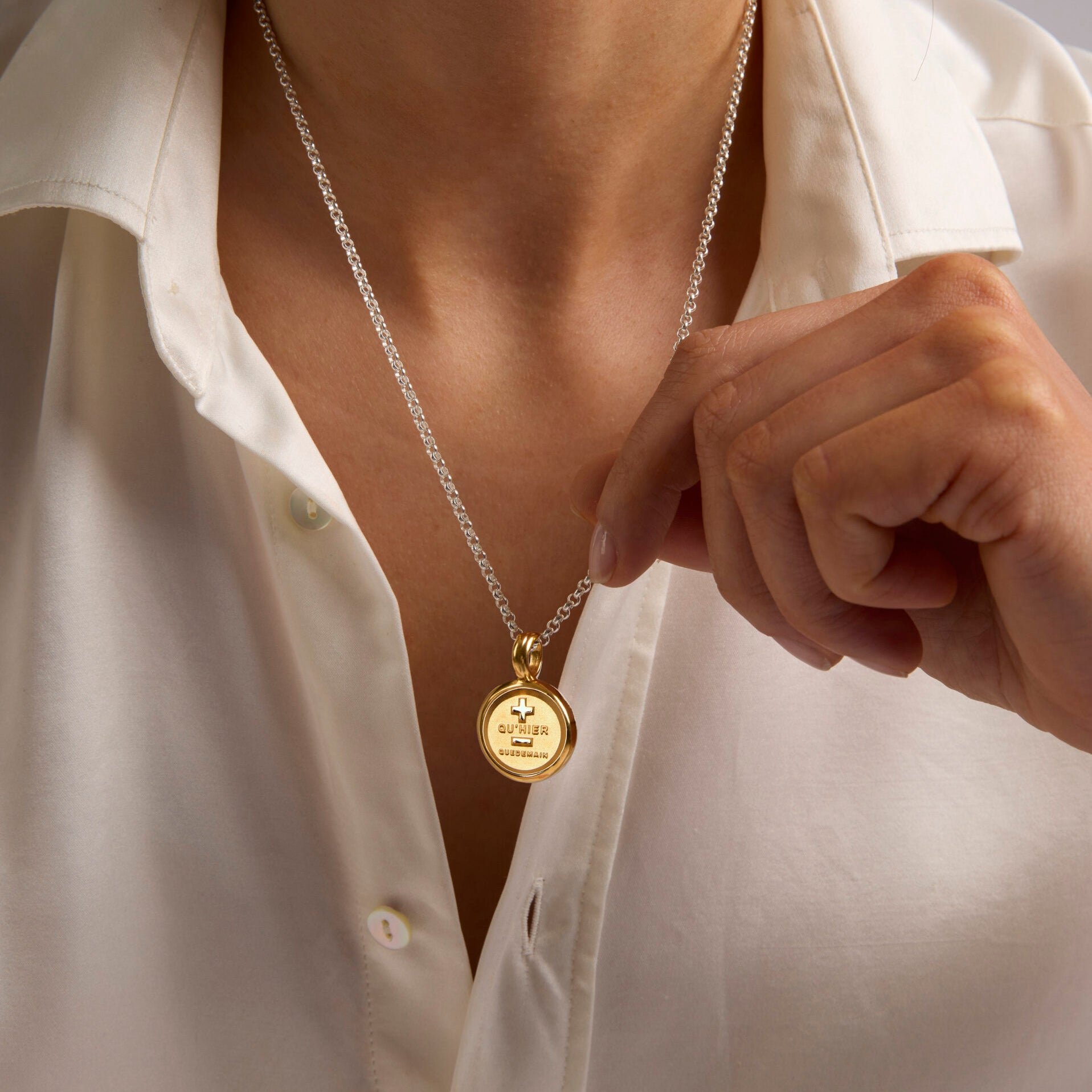 Mixed Metal Large Que Demain Disc on Belcher Chain