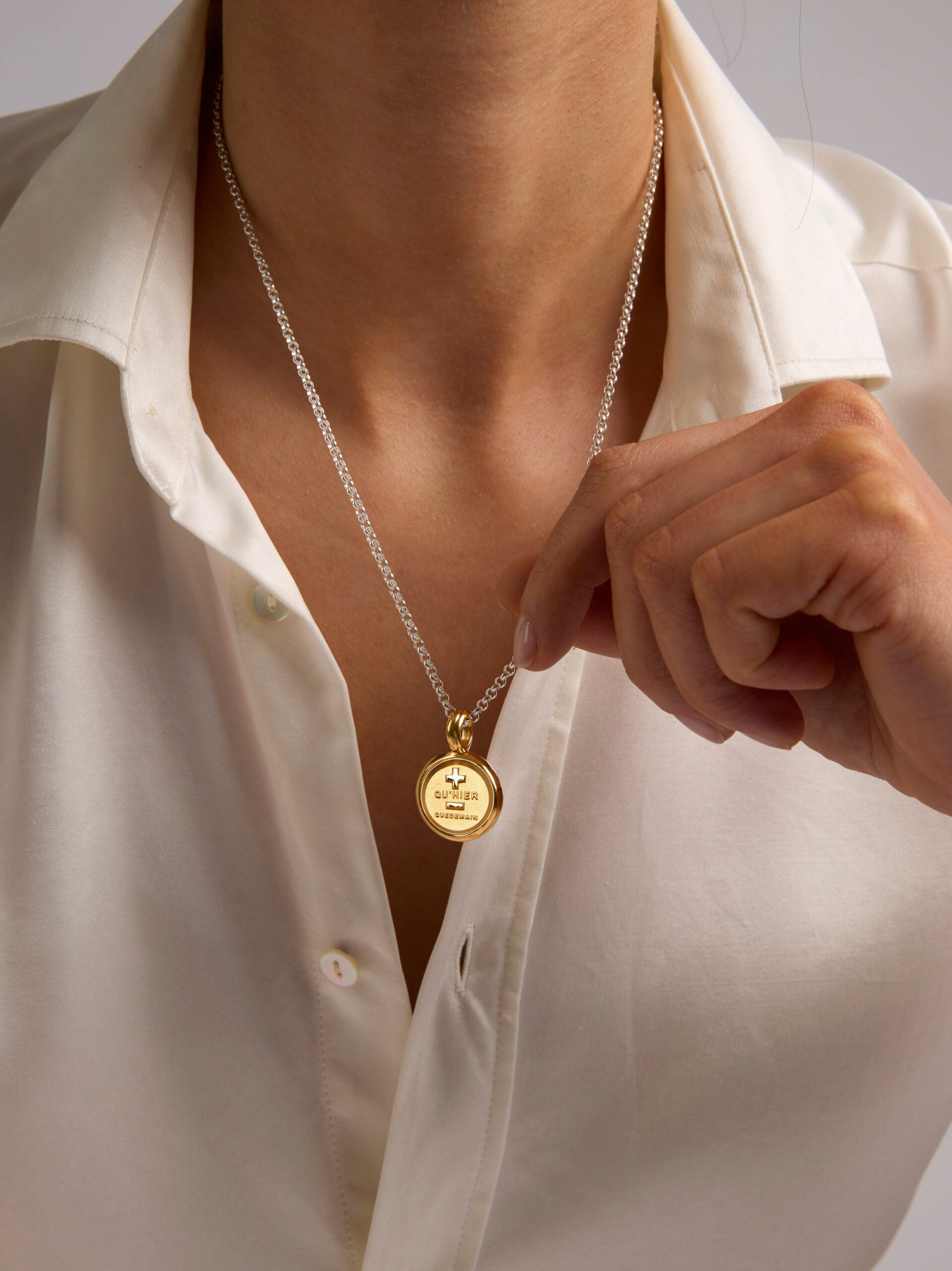 Mixed Metal Large Que Demain Disc on Belcher Chain