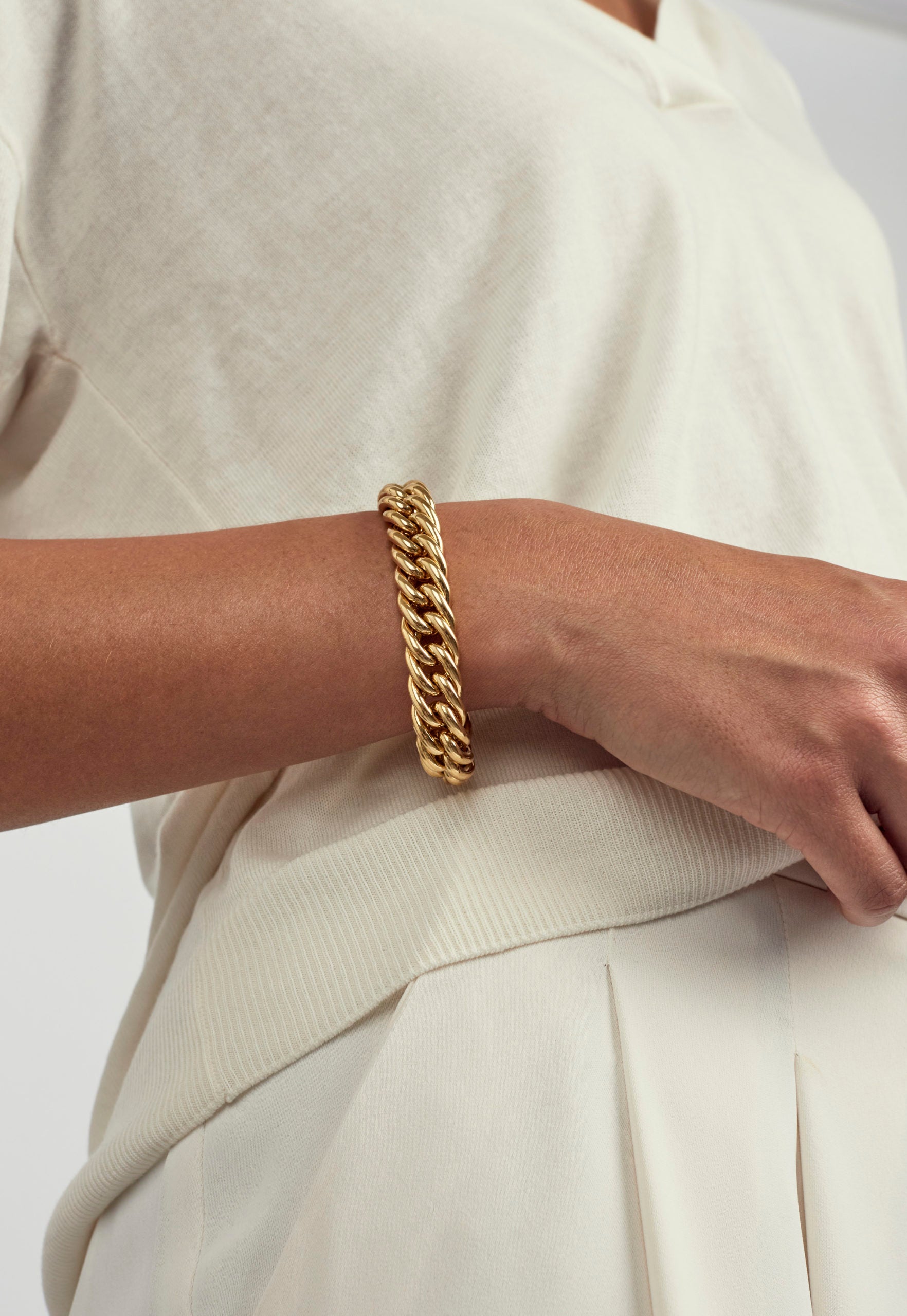 Medium Gold Curb Link Bracelet