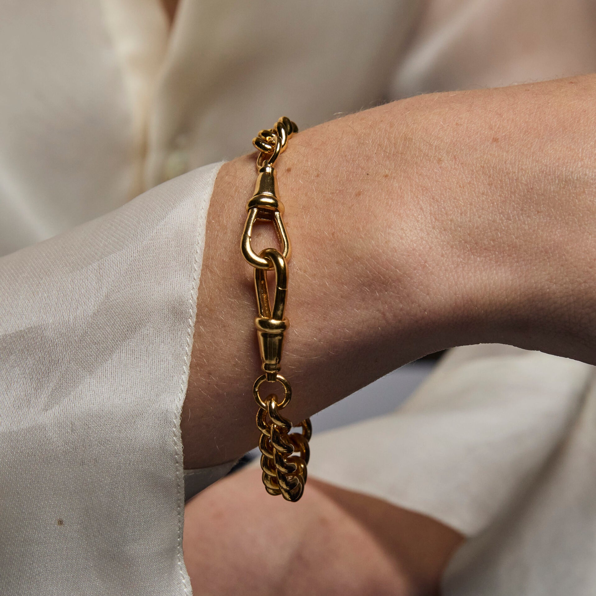 Medium Gold Curb Clipt Bracelet