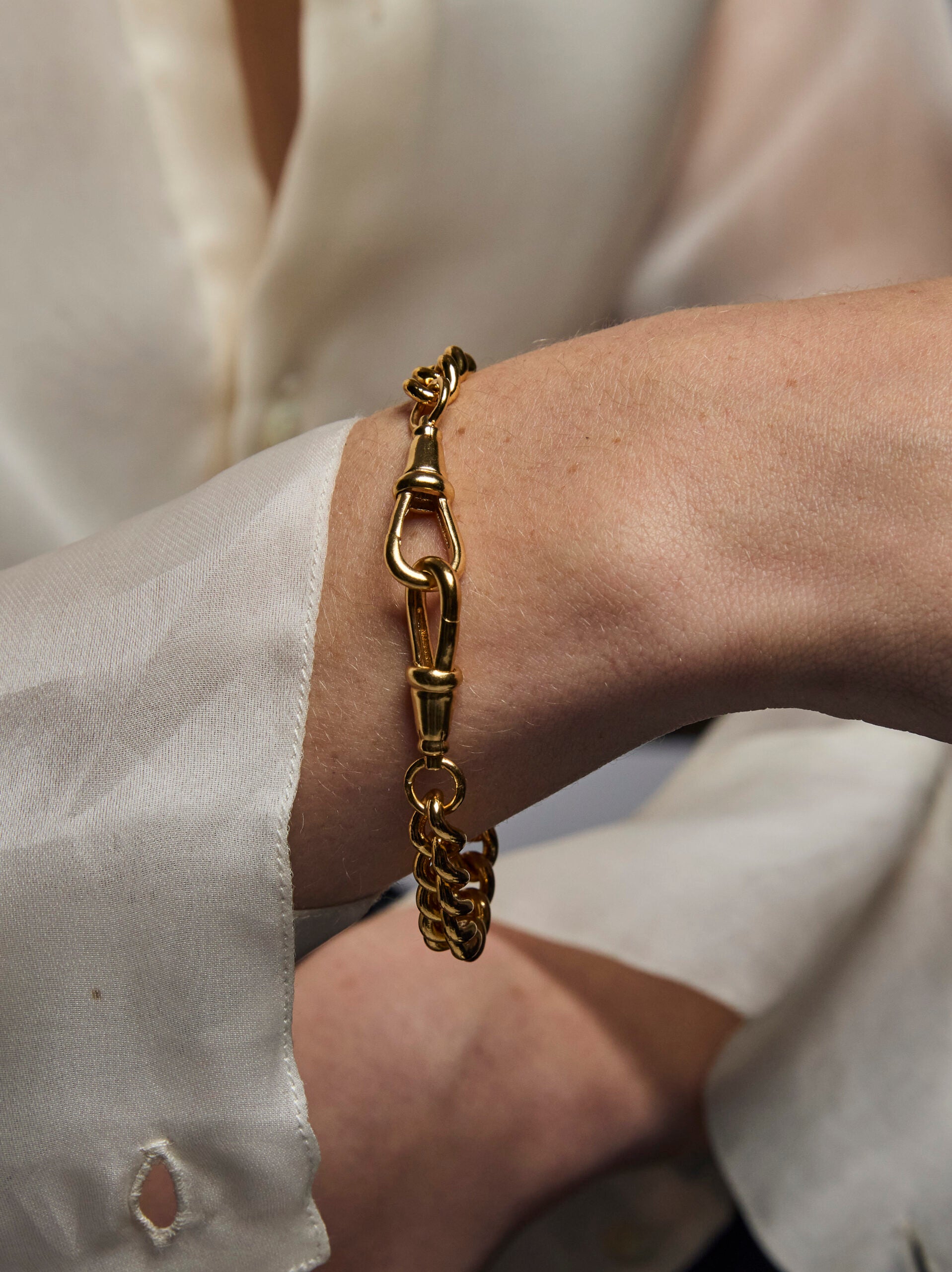 Medium Gold Curb Clipt Bracelet