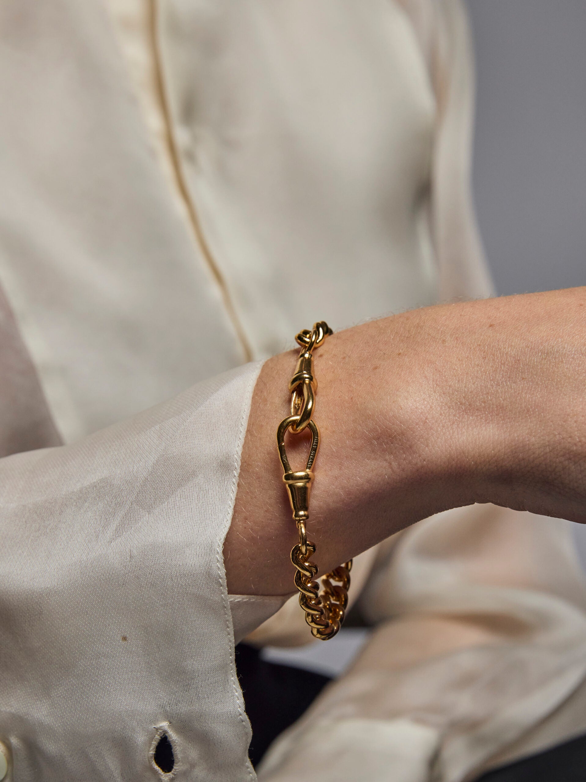 Medium Gold Curb Clipt Bracelet