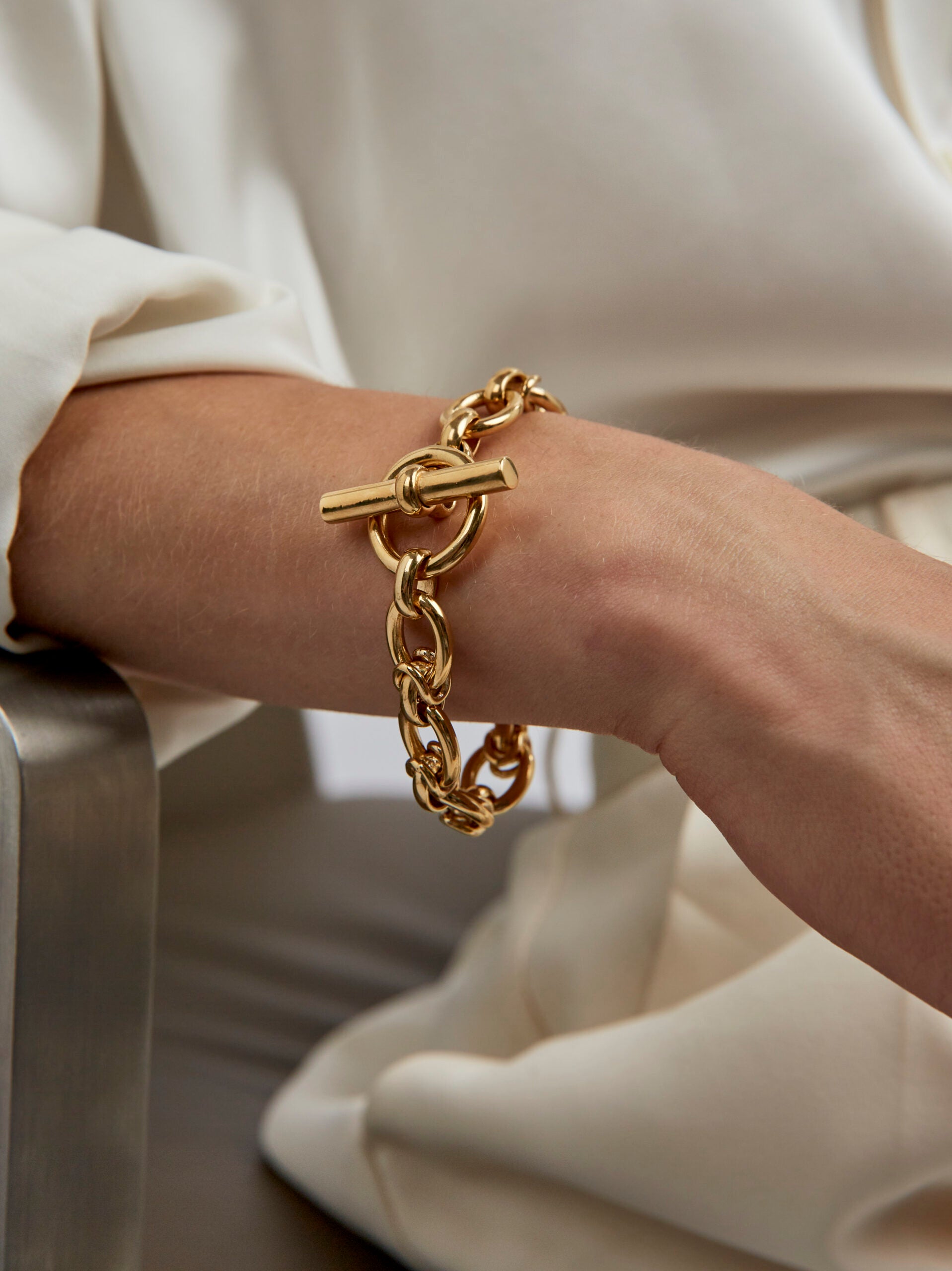Medium Gold Interlock Bracelet