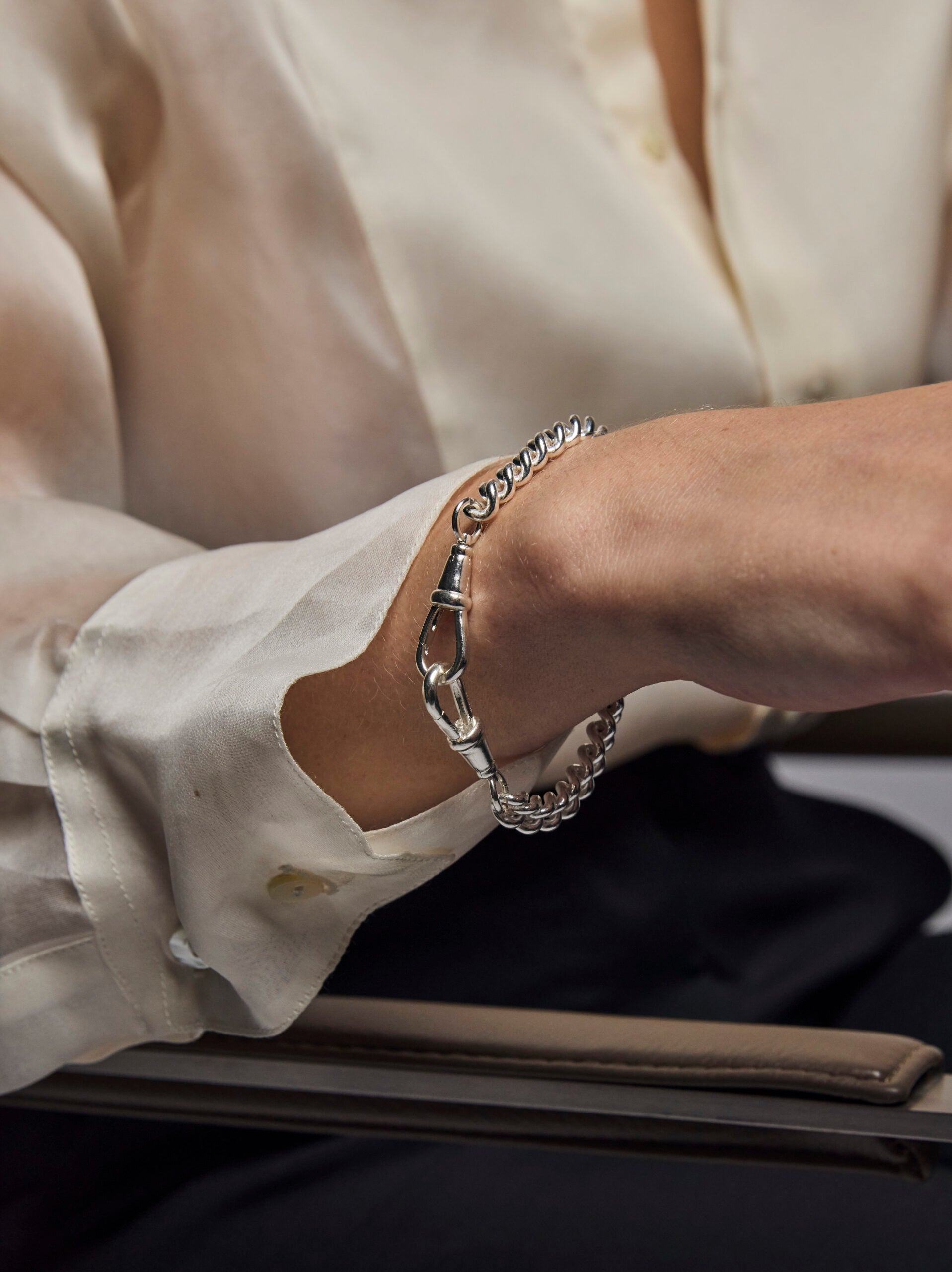 Medium Silver Curb Clipt Bracelet