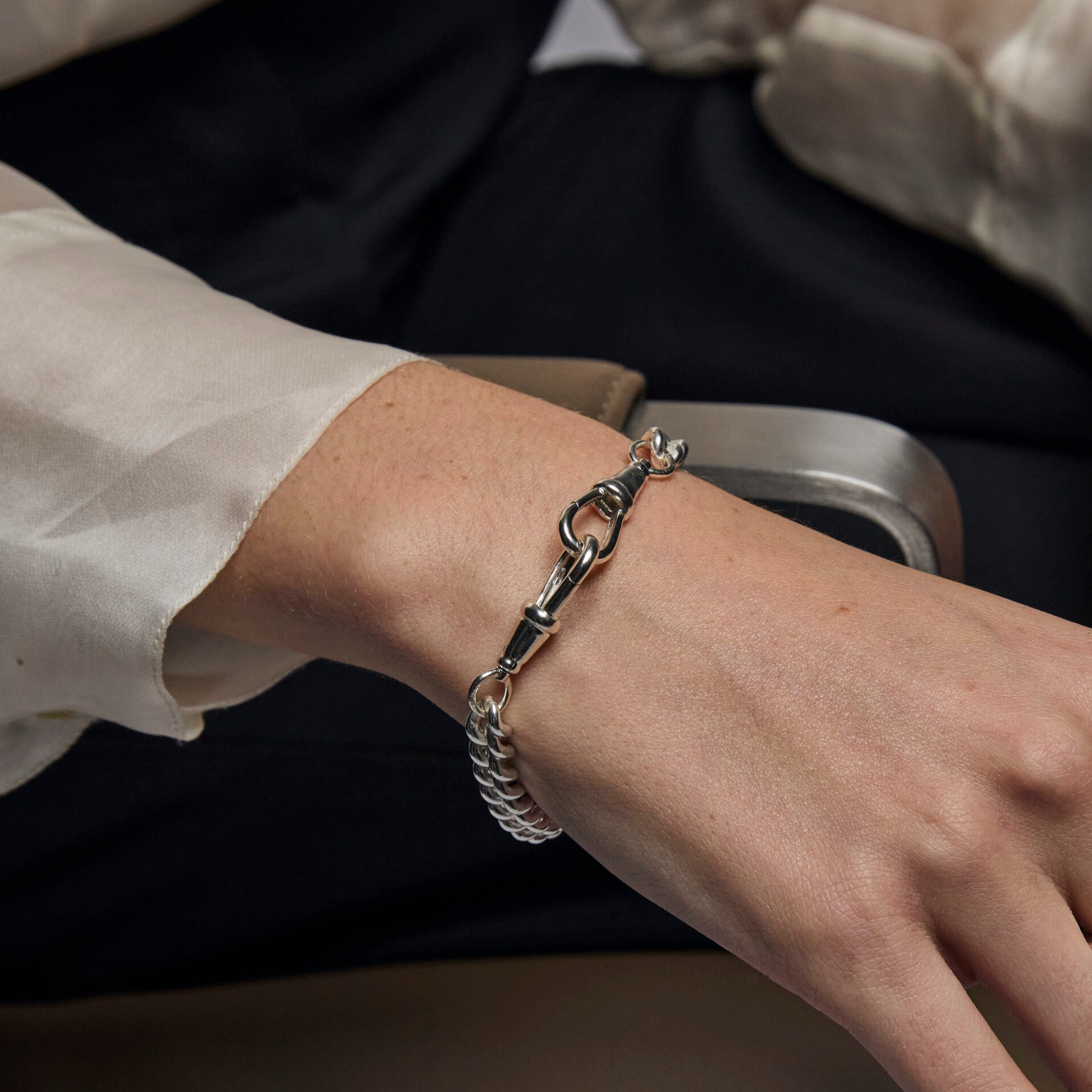 Medium Silver Curb Clipt Bracelet