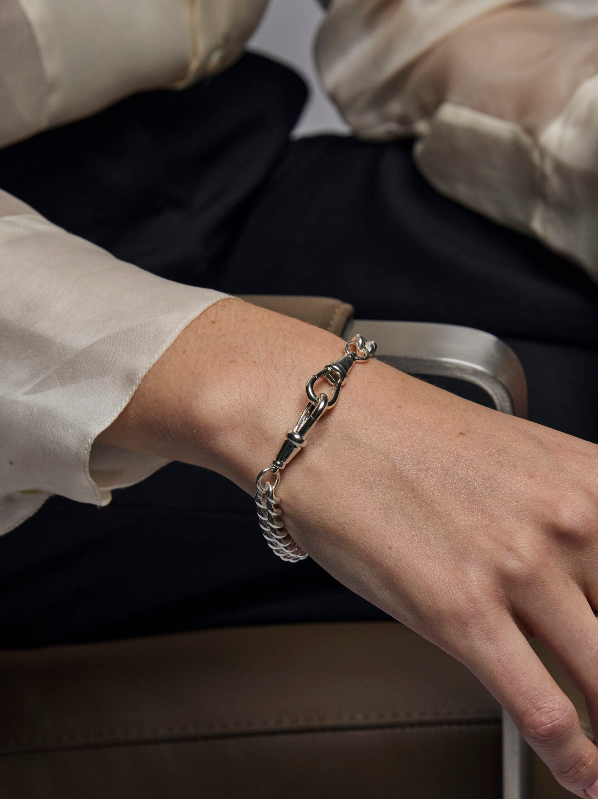 Medium Silver Curb Clipt Bracelet