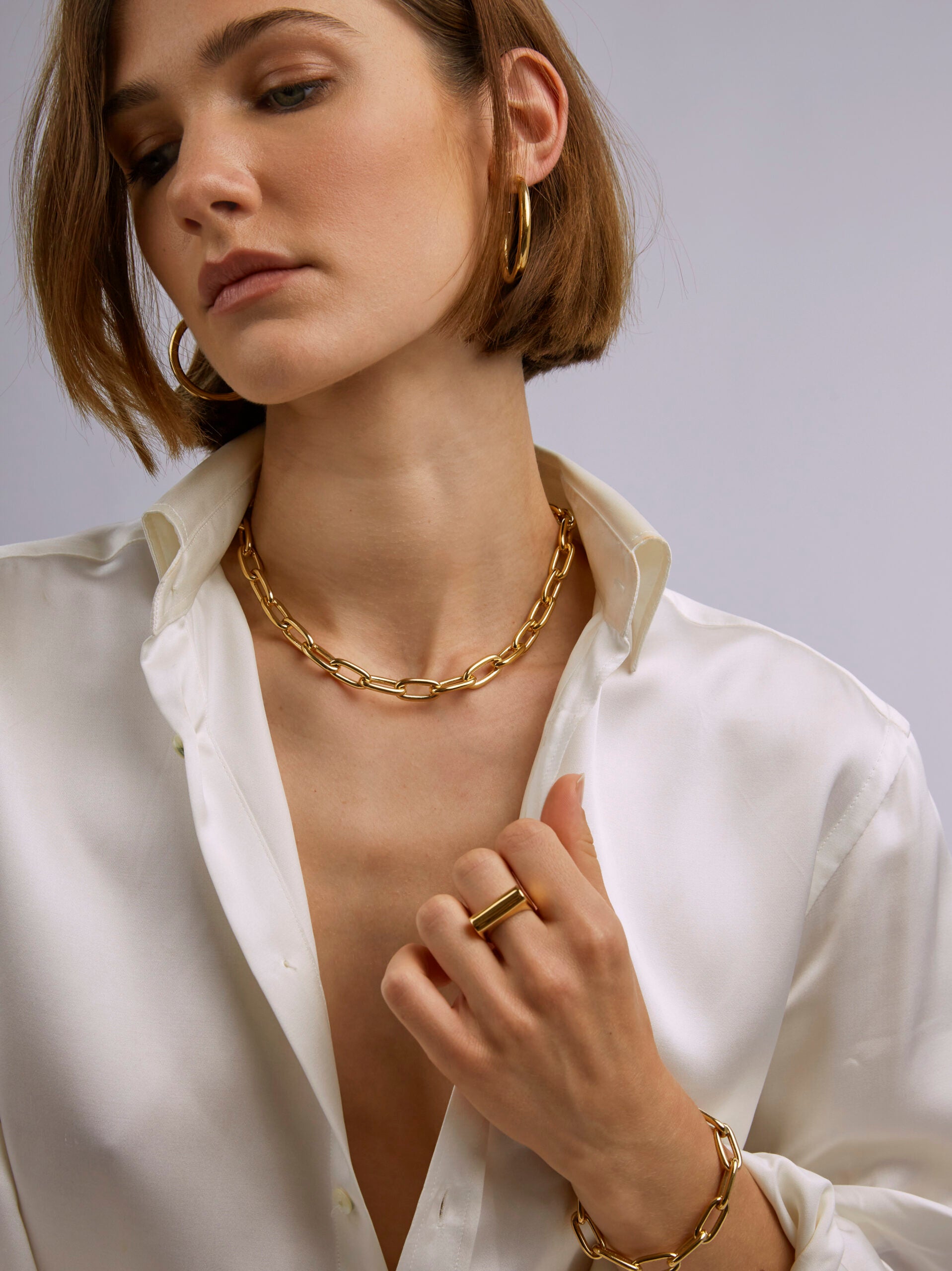 Small Gold Oval Linked Set