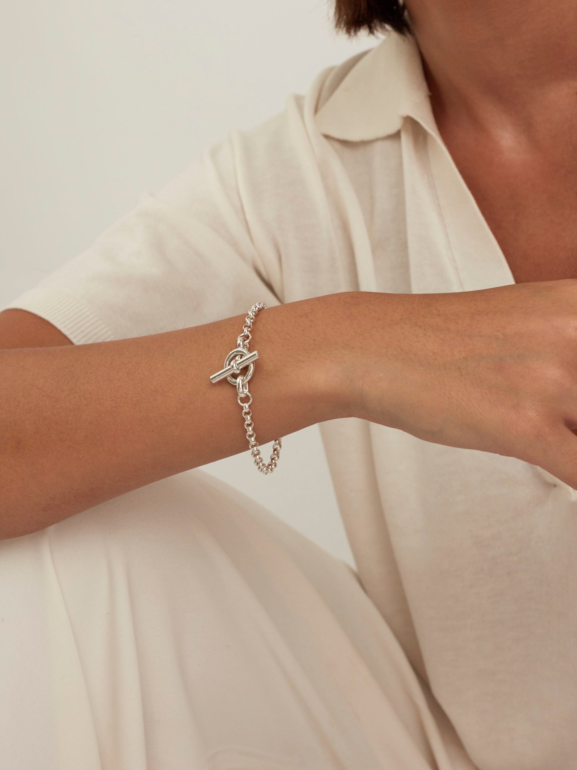 Small Silver T-bar Clasp on Belcher Chain Bracelet