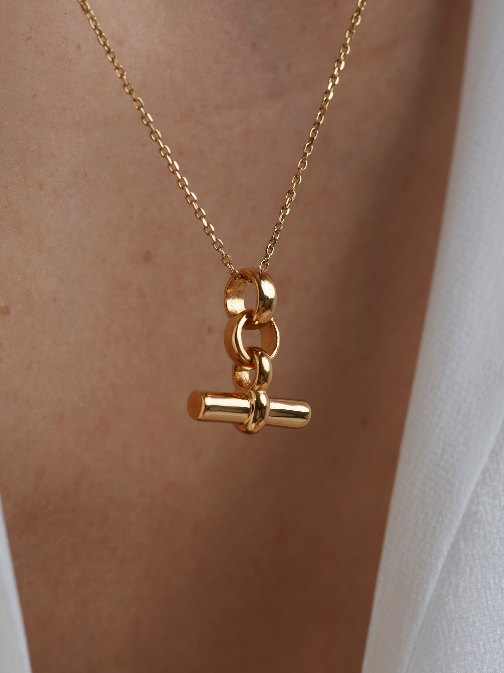 Mini Gold T-Bar On Trace Chain